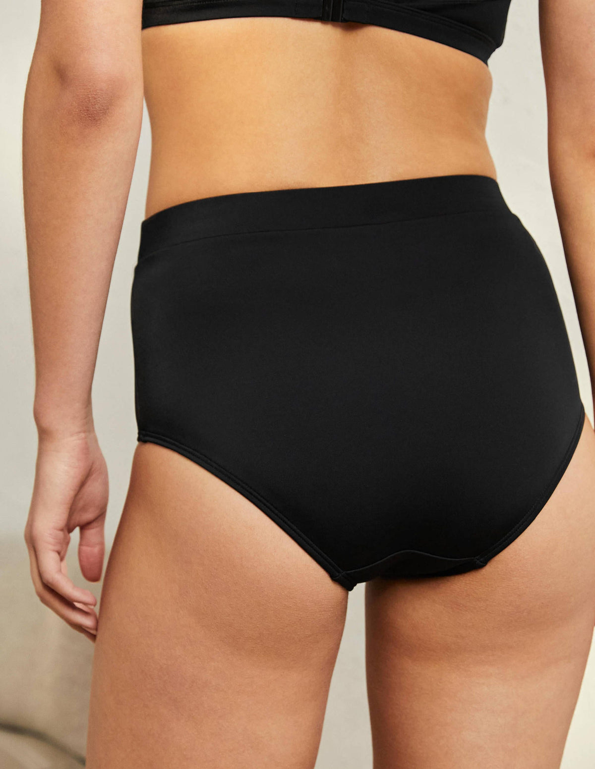 Hoch geschnittene Bikinihose-Schwarz - Image 3