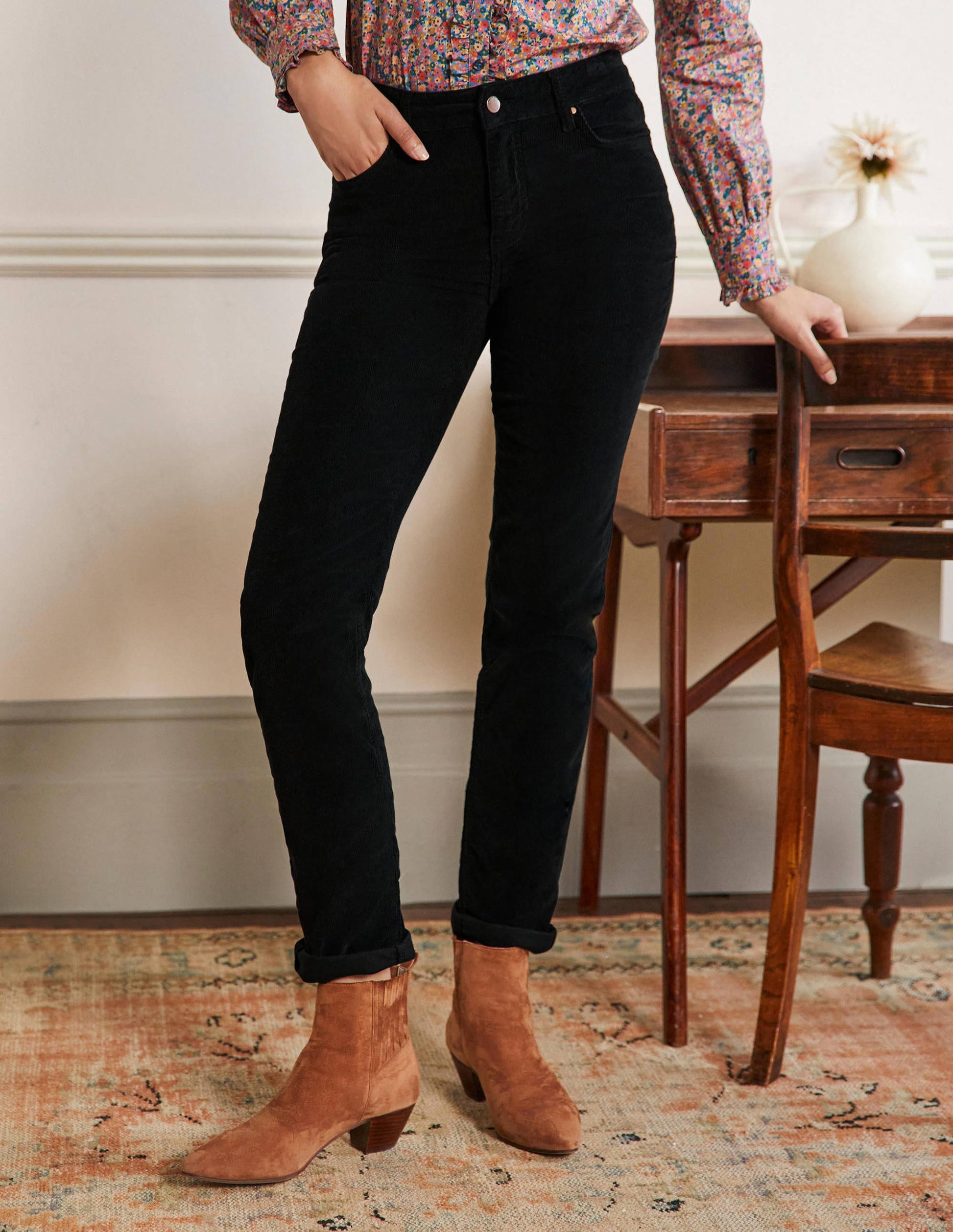 Corduroy Slim Straight Jeans-Black-4