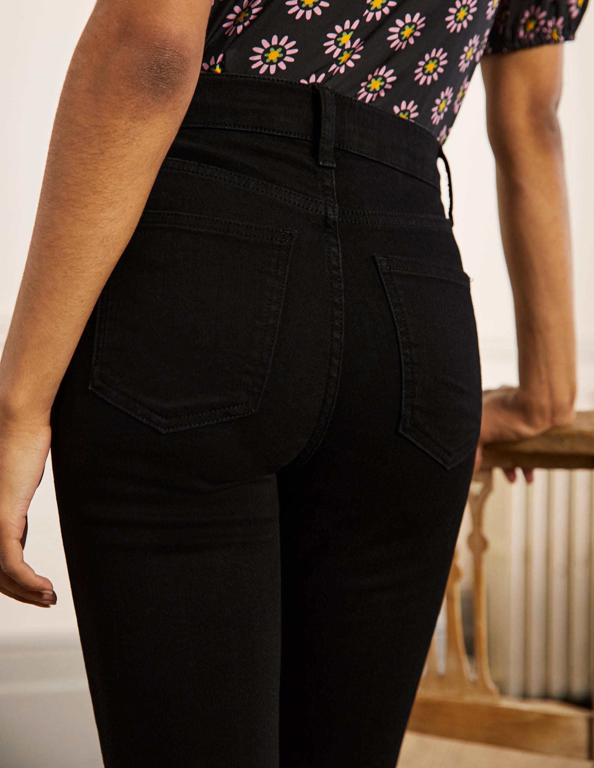 Schmale 7/8-Hose mit geradem Schnitt-Schwarz - Image 2