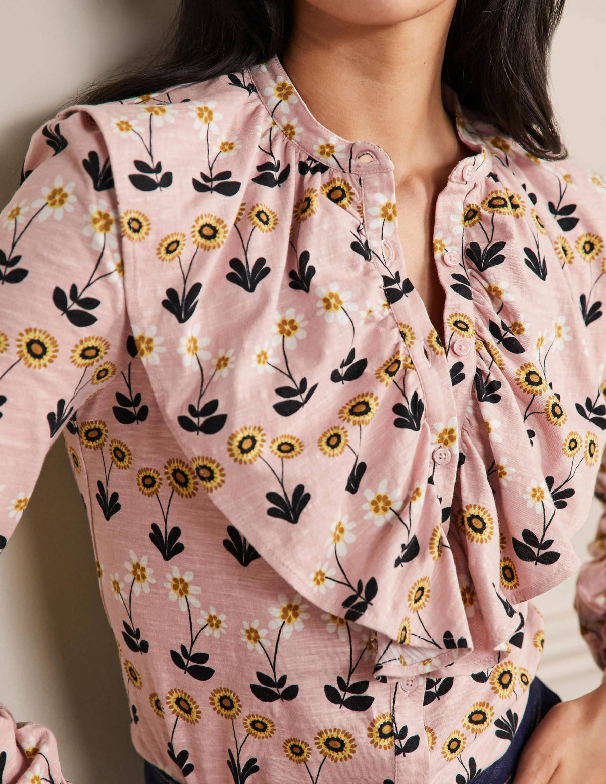 Jerseyshirt mit Rüschen vorne-Milchshake, Zarte Gänseblümchen-2