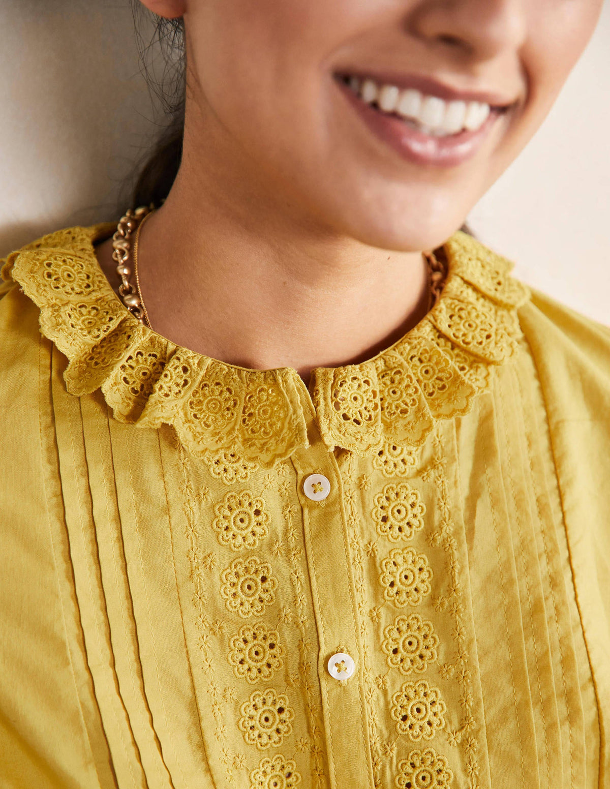 Bluse mit Spitzenborte-Olivenölgrün - Image 2