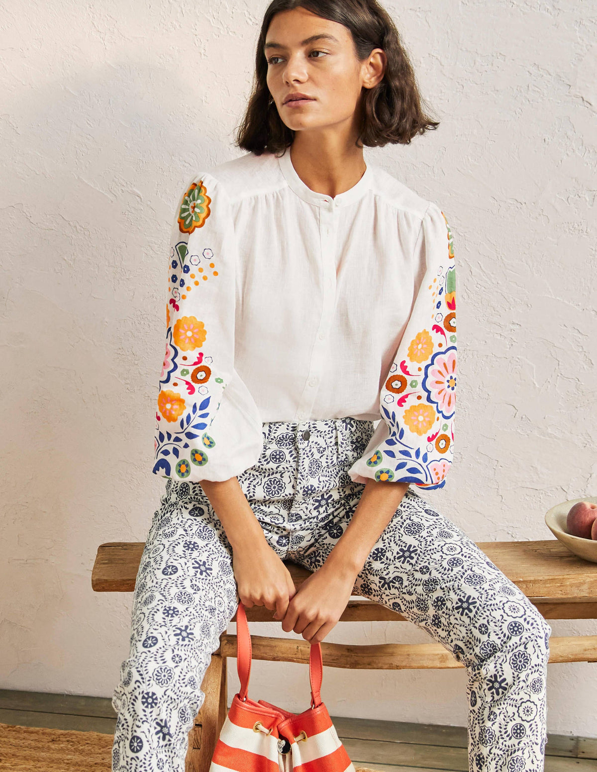Blouse Becky manches longues en lin-Ivoire, motif Opulent Garden-4