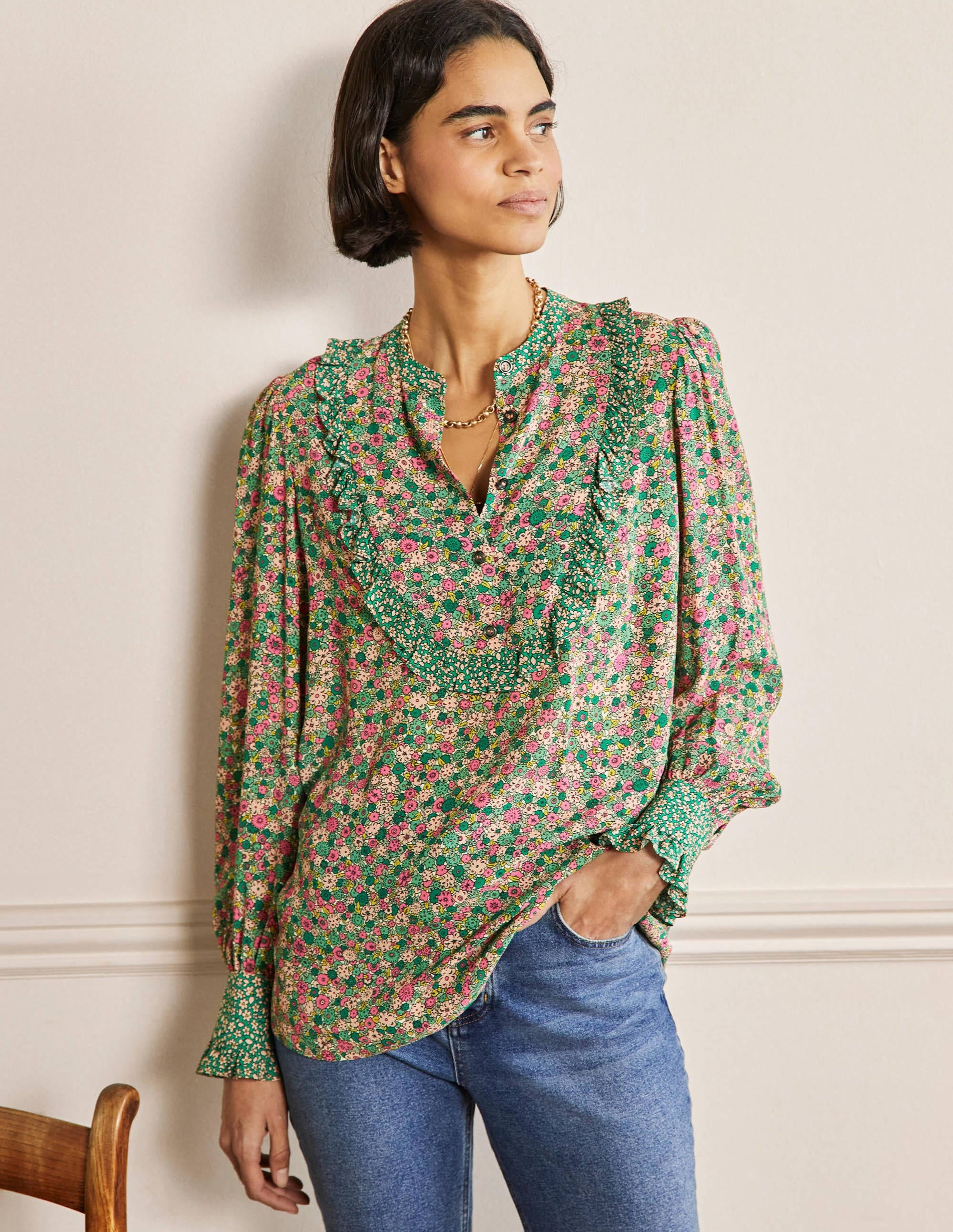 Gemusterte Bluse mit Rüschen-Schottengrün, Gruppierte Blumen - Image 4