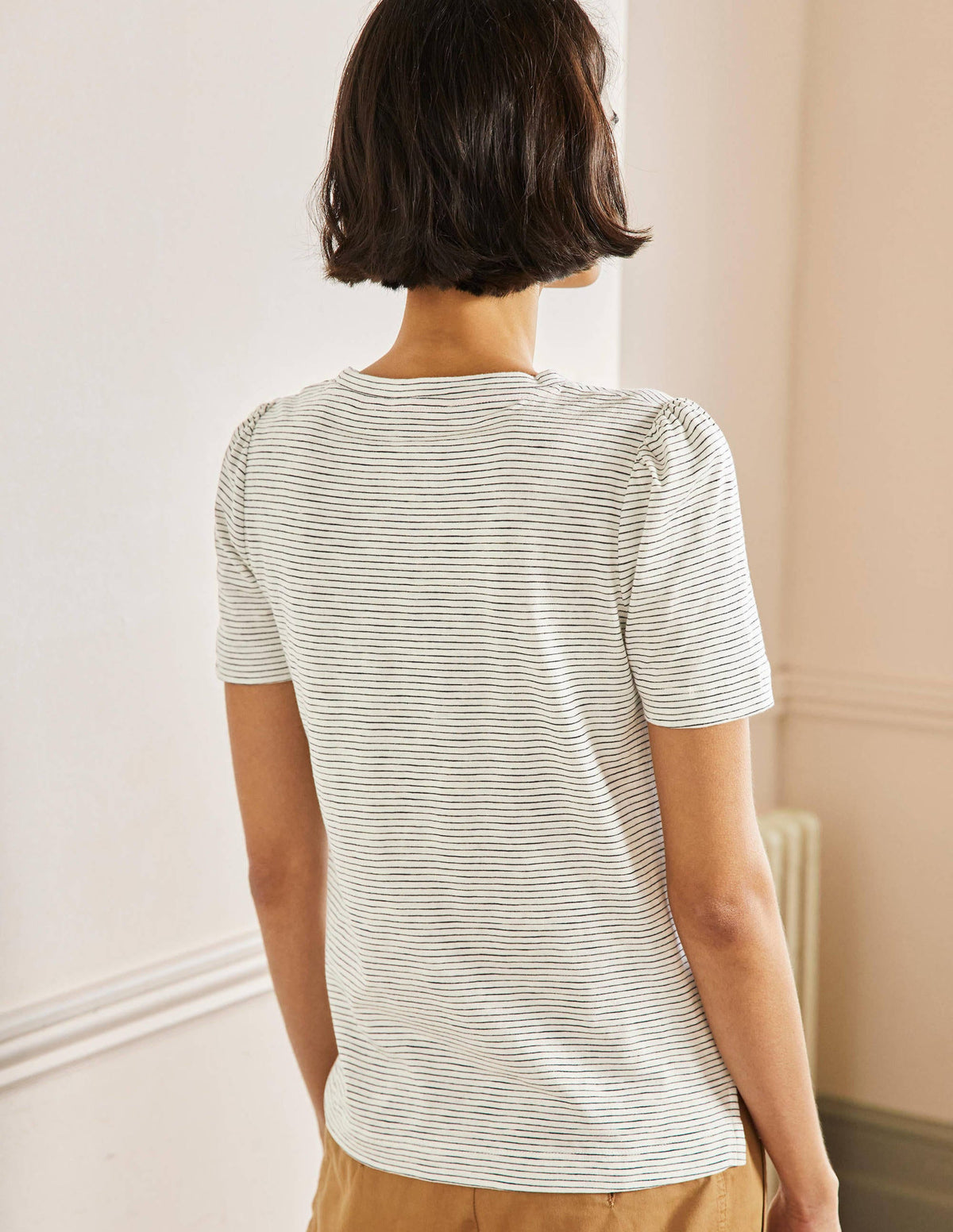 T-Shirt aus Baumwolle mit Puffärmeln-Naturweiß/Navy, Gestreift-3
