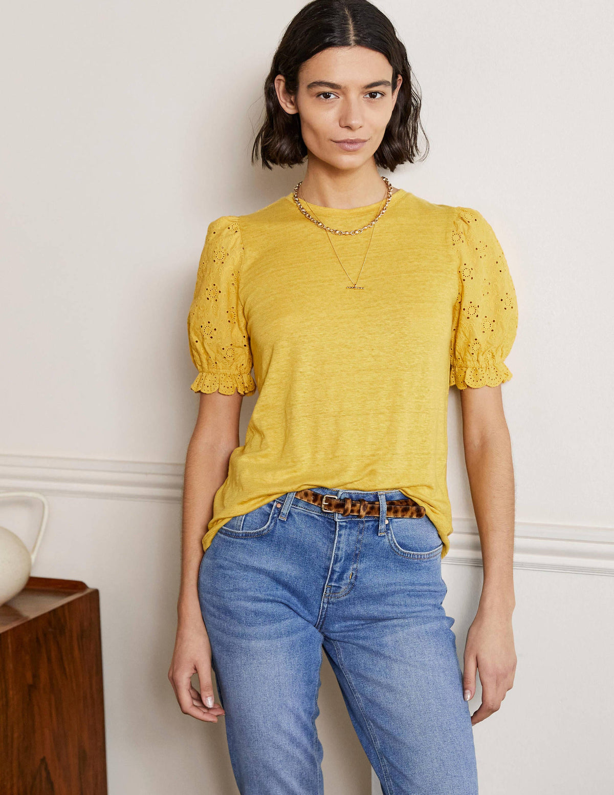 T-shirt en lin avec manches à broderie anglaise-Beurre-1