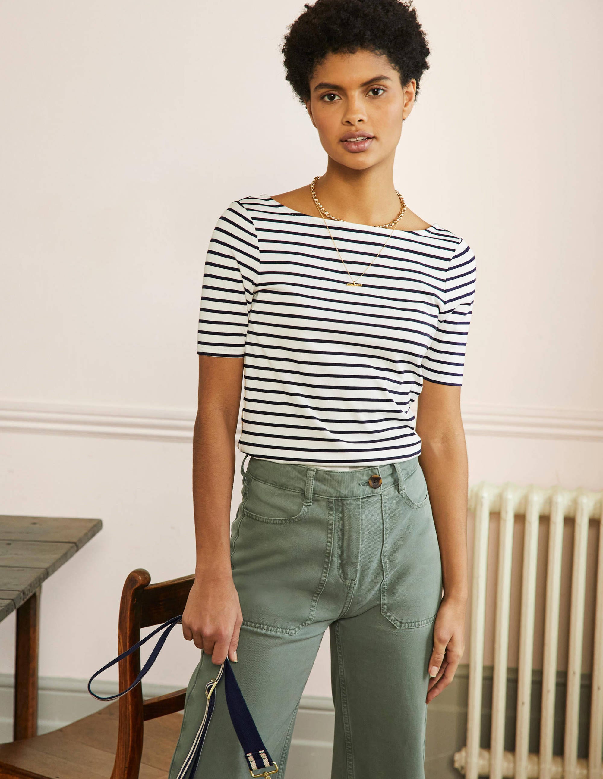 Superweiches T-Shirt mit rundem Rückenausschnitt-Naturweiß/Navy, Gestreift - Image 1
