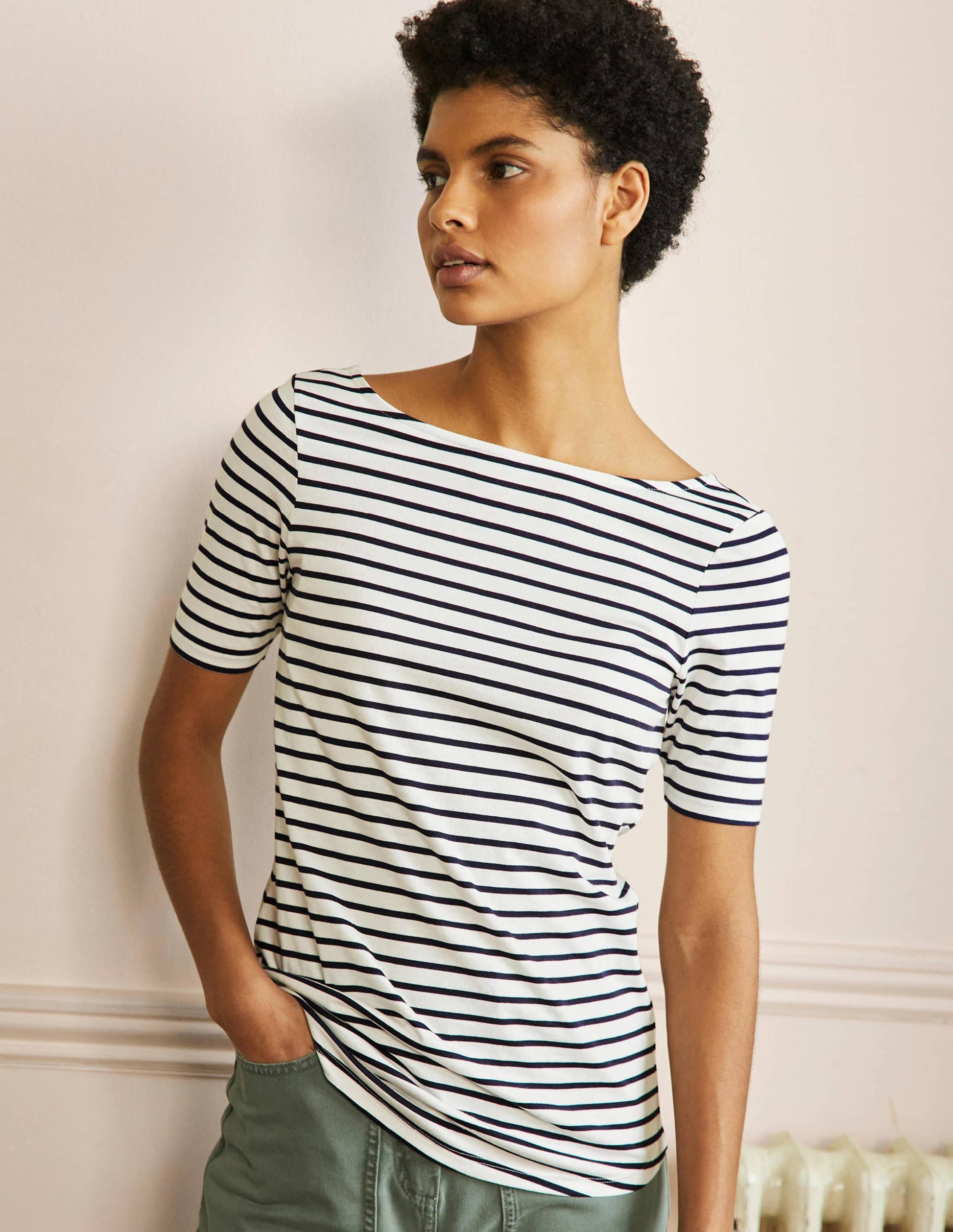Superweiches T-Shirt mit rundem Rückenausschnitt-Naturweiß/Navy, Gestreift-4