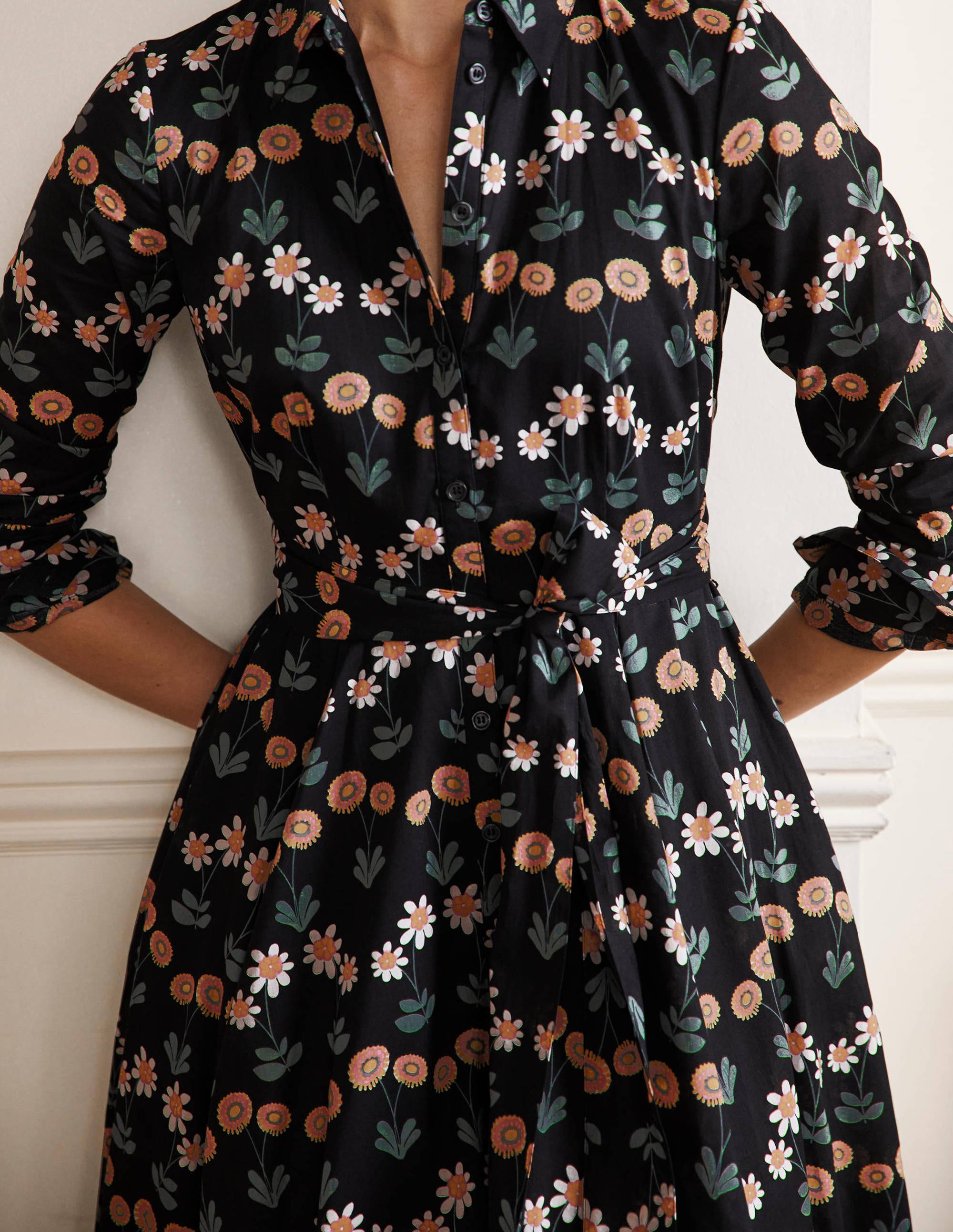 Kitty Midi-Hemdblusenkleid-Schwarz, Zarte Gänseblümchen - Image 2