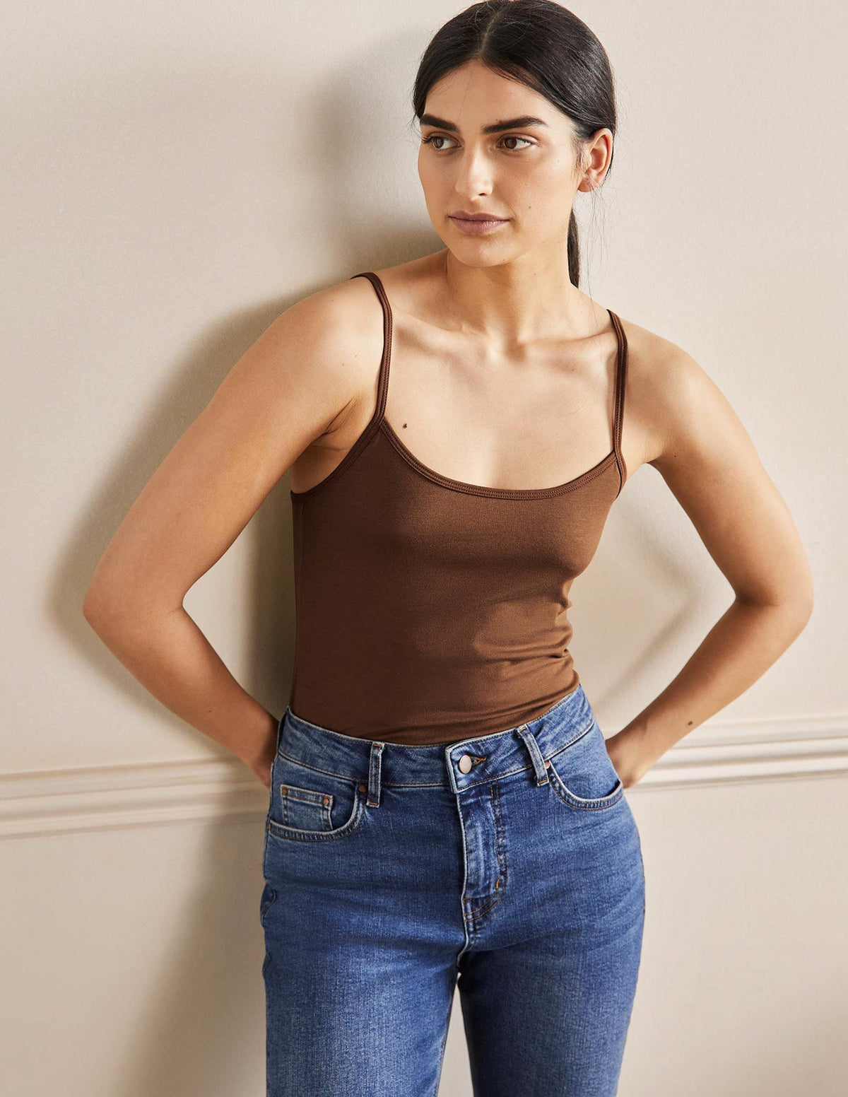 Schlichtes Camisole-Oberteil-Mittelbraun-4
