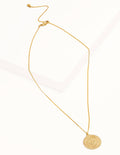 Halskette mit gemustertem Scheibenanhänger-Gold-Metallic