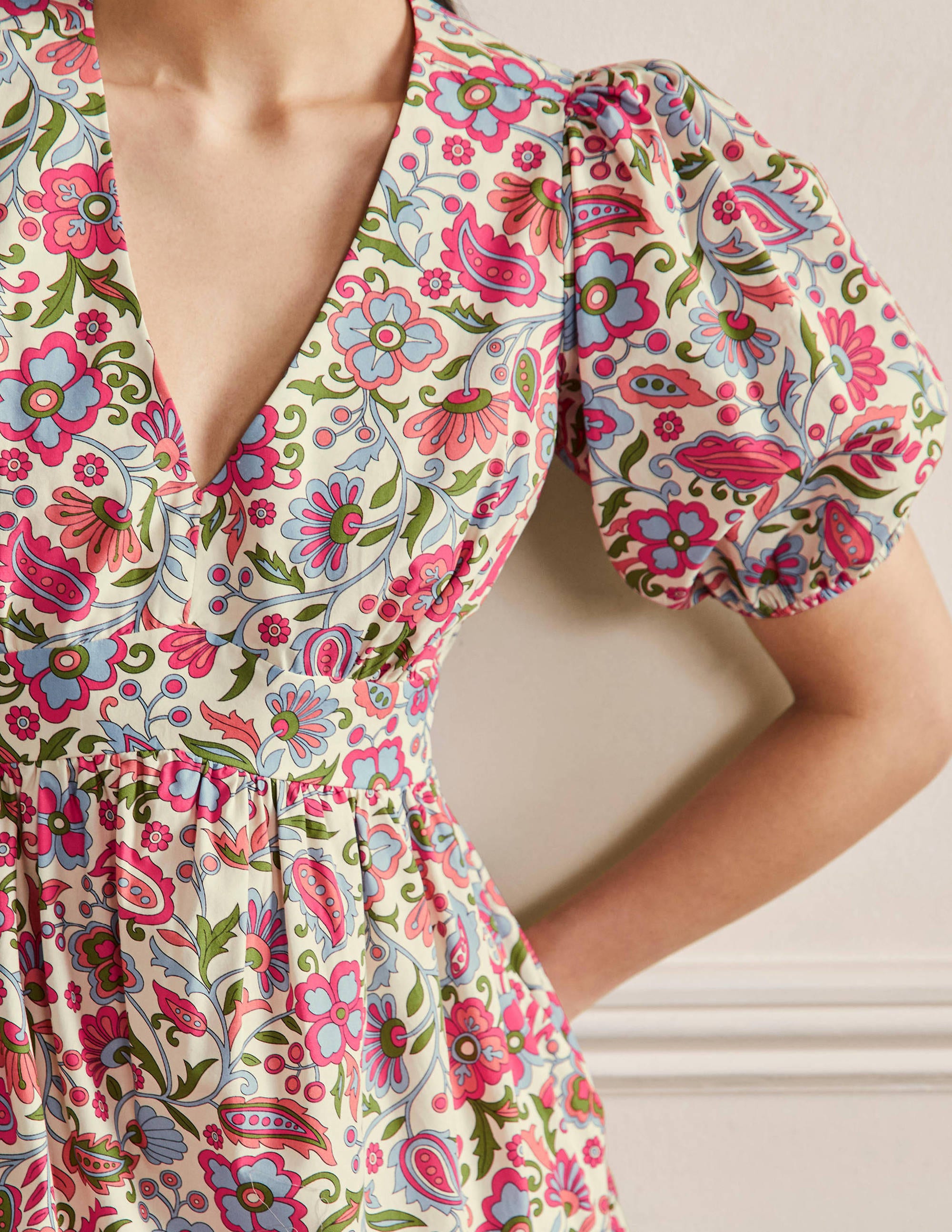 Robe longue volantée à manches bouffantes-Ivoire, motif Oriental Paradise - Image 2