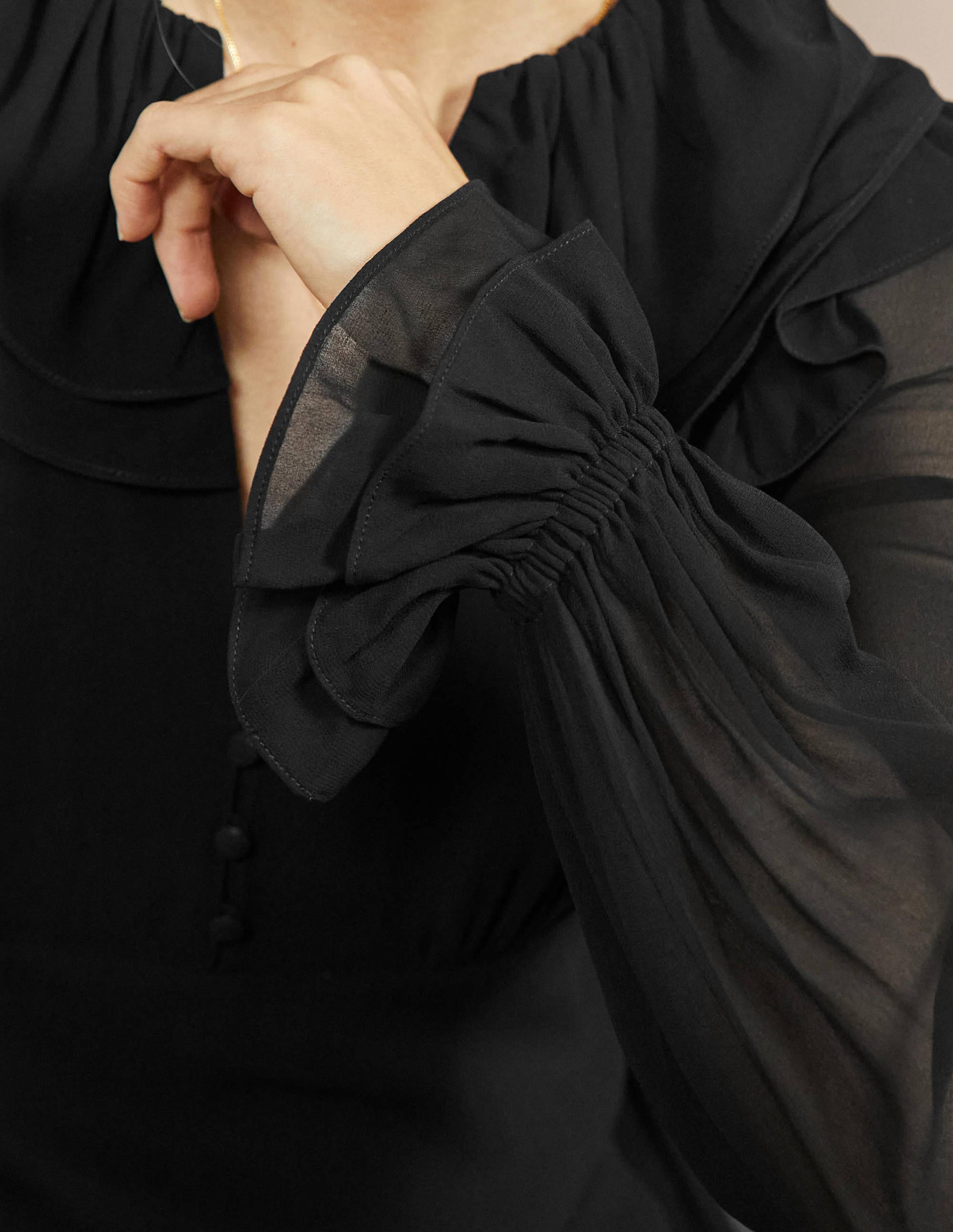 Robe midi Lara avec détails volantés-Noir - Image 5