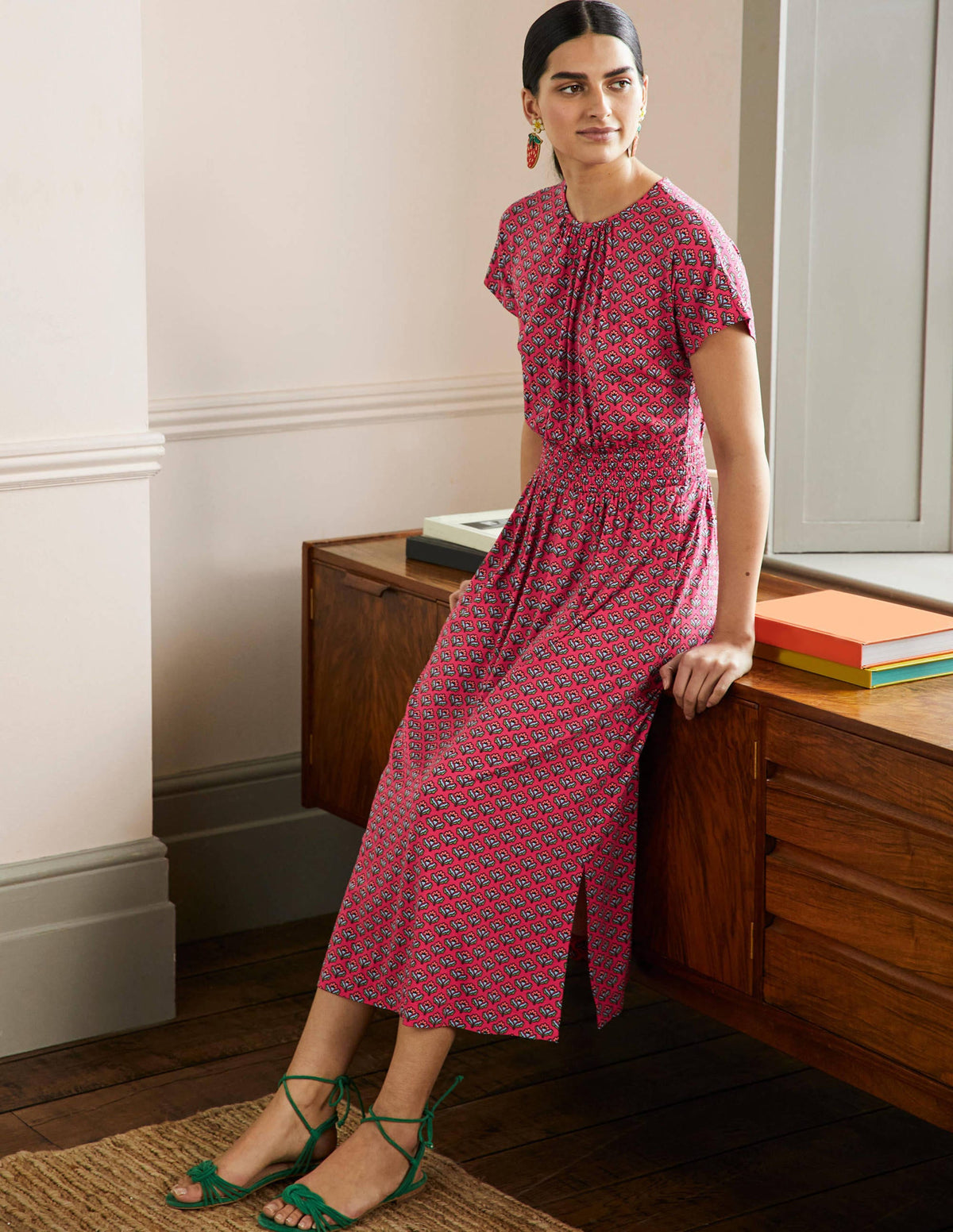 Midikleid aus Jersey-Rettichrot, Geometrisches Muster - Image 4