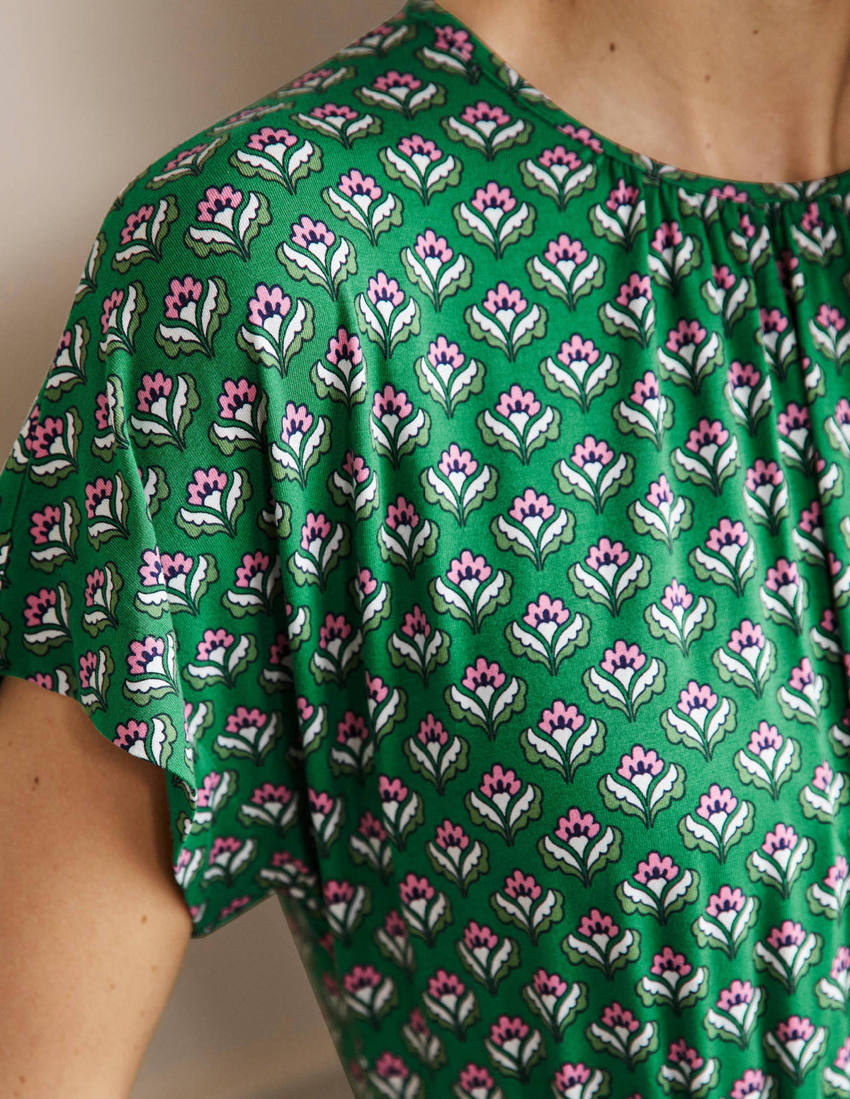 Midikleid aus Jersey-Schottengrün, Geometrisches Muster - Image 5