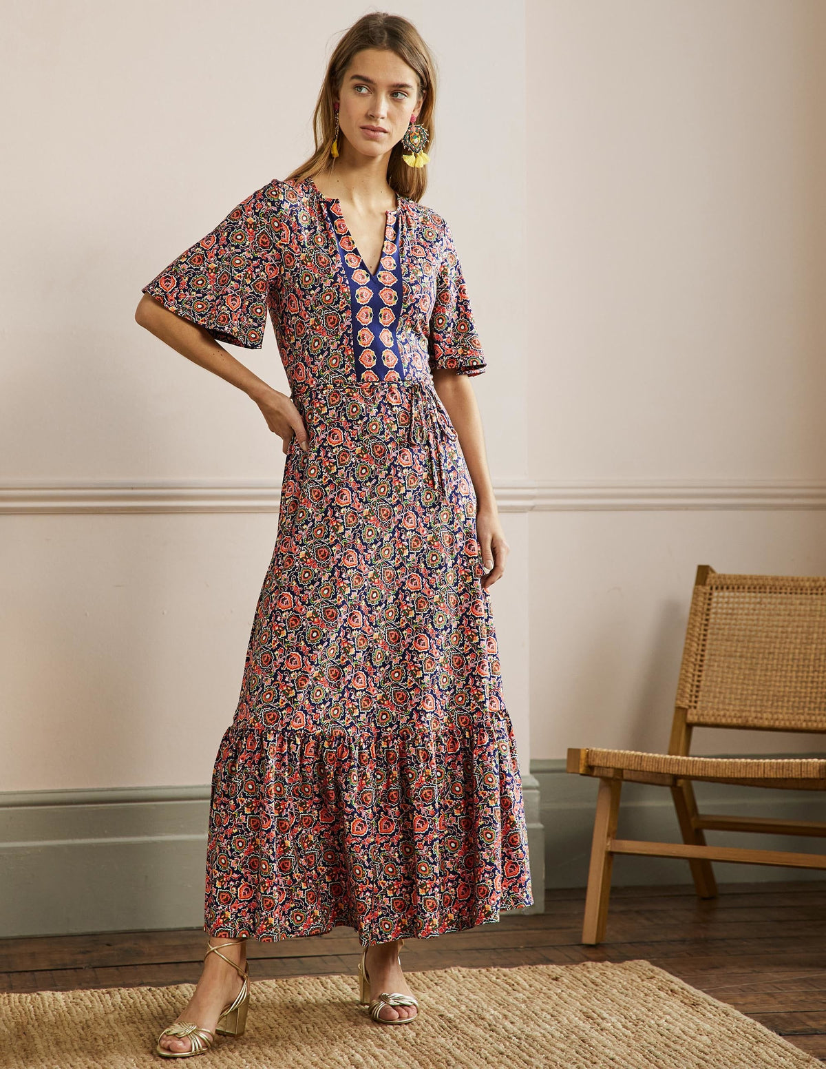 Jersey-Maxikleid mit gekerbtem Ausschnitt-Mitternachtsblau, Dekorative Blüten - Image 1