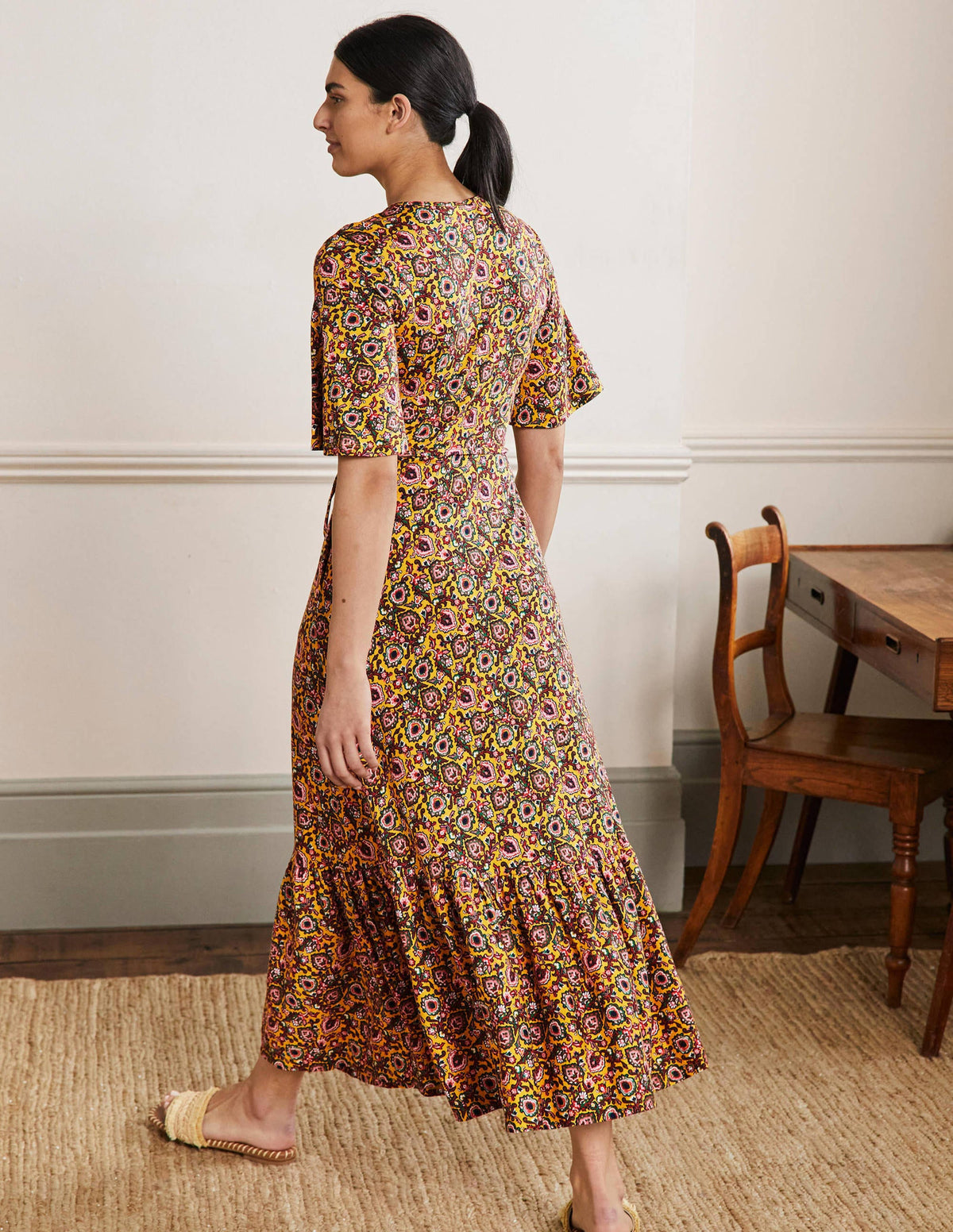 Jersey-Maxikleid mit gekerbtem Ausschnitt-Honiggelb, Dekorative Blüten-3