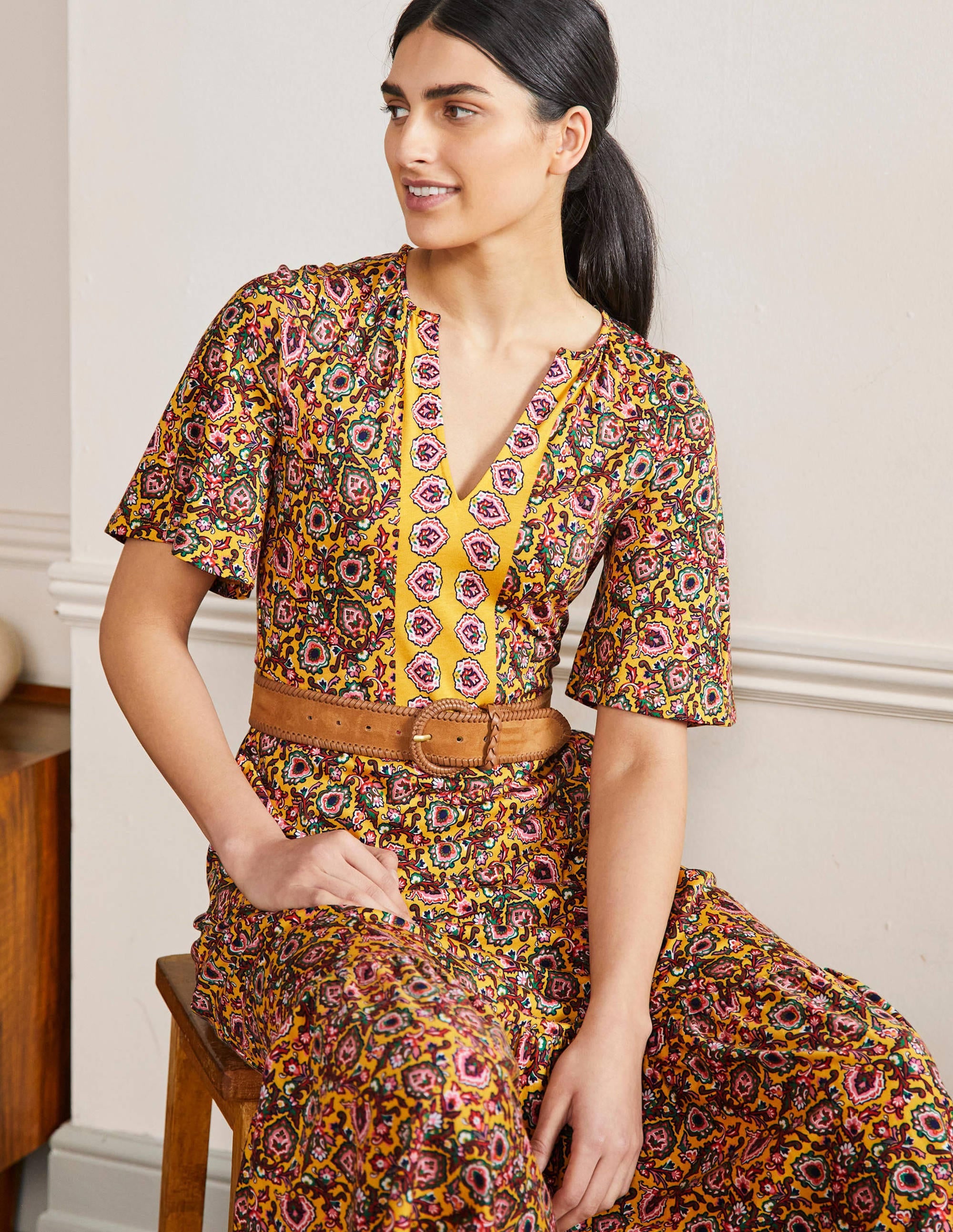 Jersey-Maxikleid mit gekerbtem Ausschnitt-Honiggelb, Dekorative Blüten - Image 4