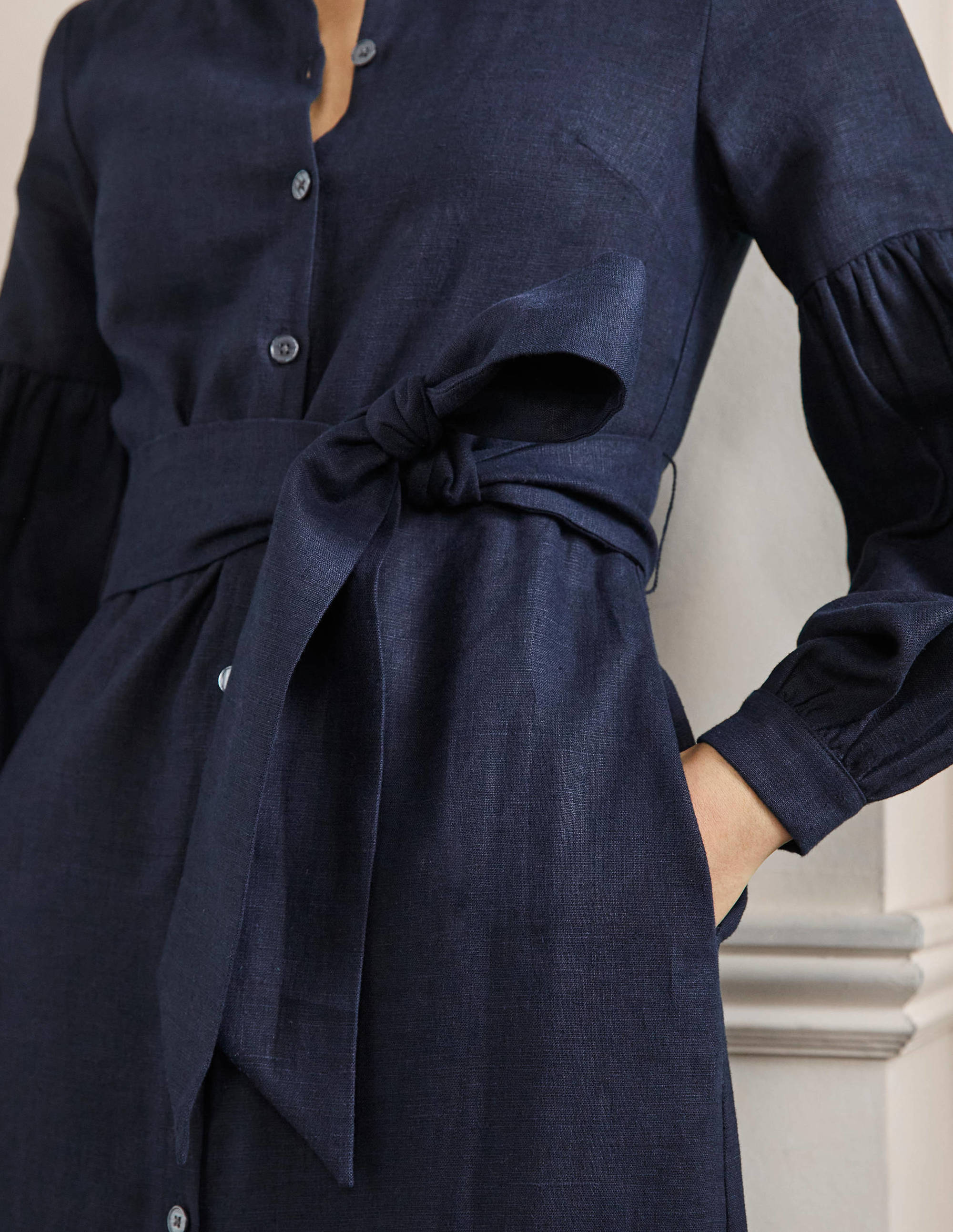 Midi-Hemdblusenkleid mit Detail am Ärmel-Marineblau - Image 2