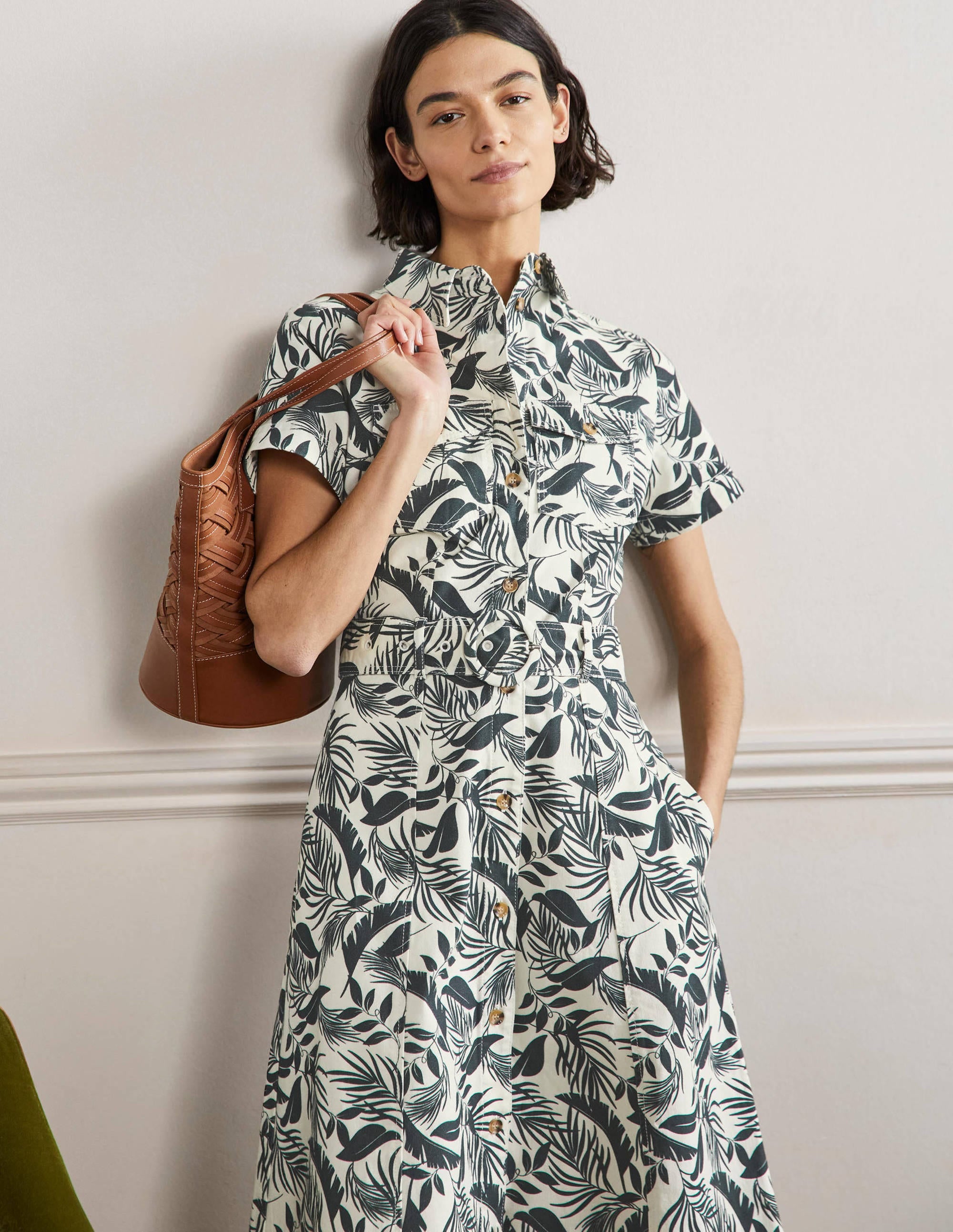 Midi-Hemdblusenkleid mit Gürtel-Gartengrün, Tropische Blätter - Image 4