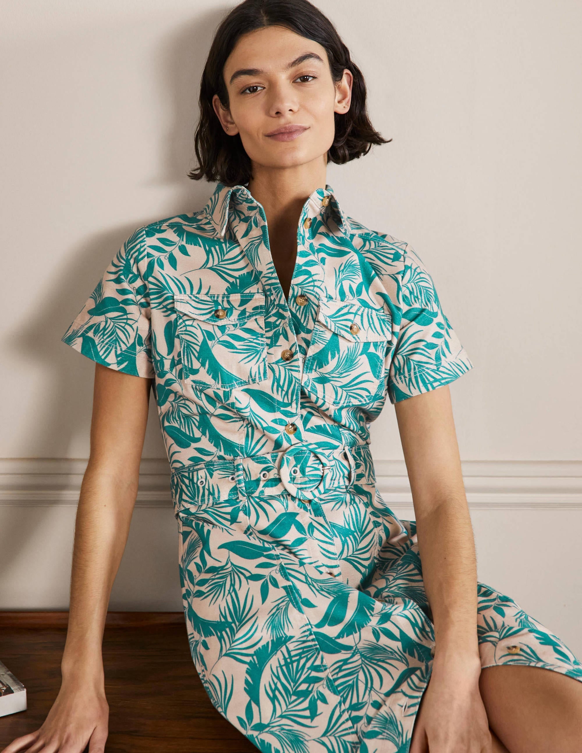 Midi-Hemdblusenkleid mit Gürtel-Milchshake, Tropische Blätter - Image 4