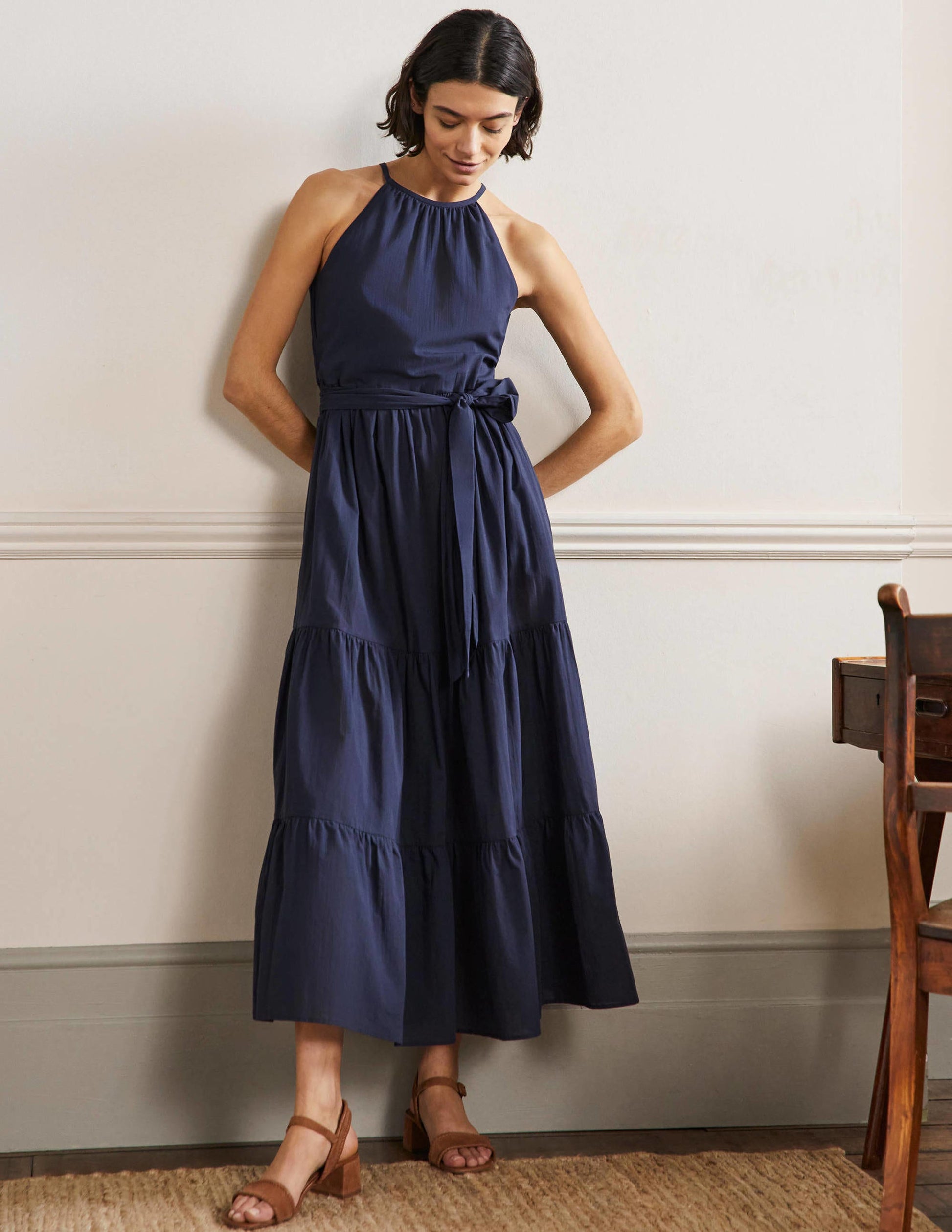 Gestuftes Neckholder-Maxikleid-Marineblau-1