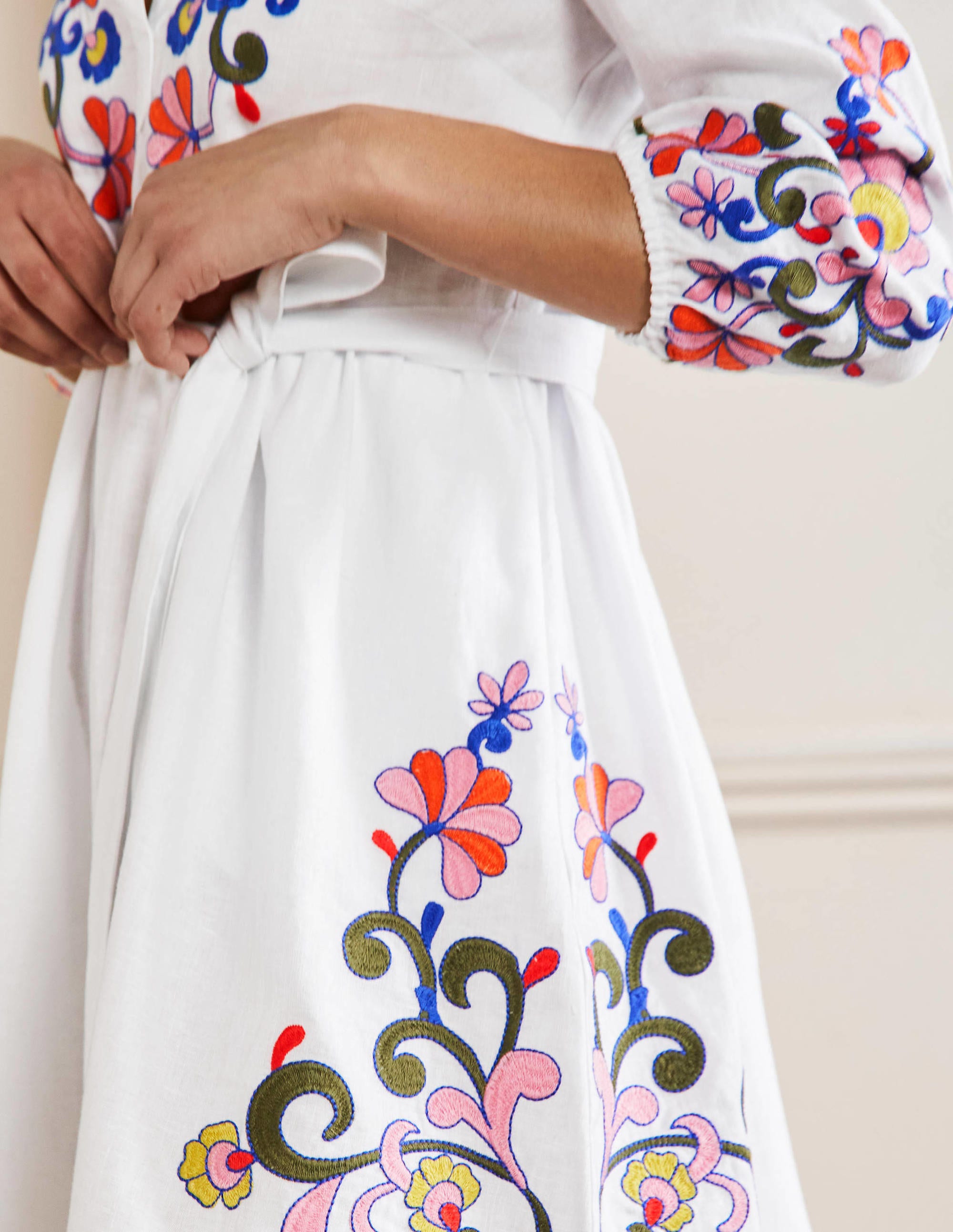 Leinenkleid mit Stickerei-Weiß - Image 2