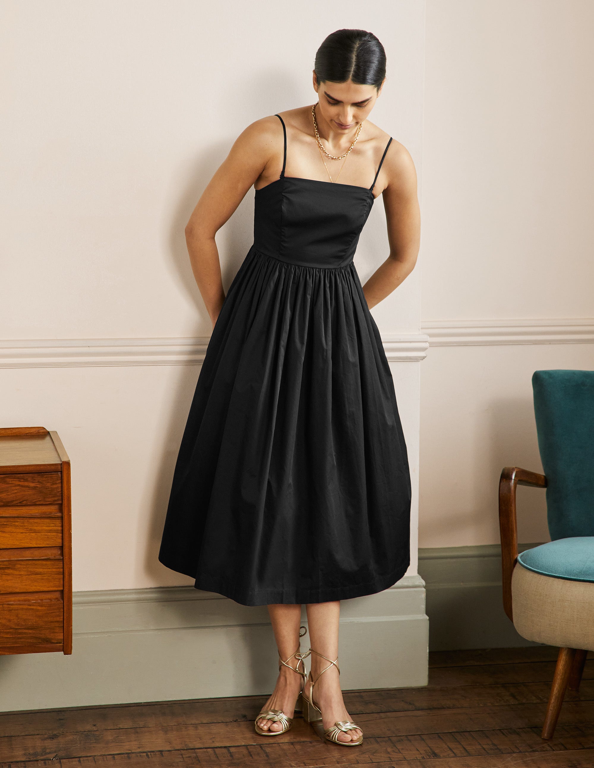 Emily Trägerloses Midikleid-Schwarz - Image 2