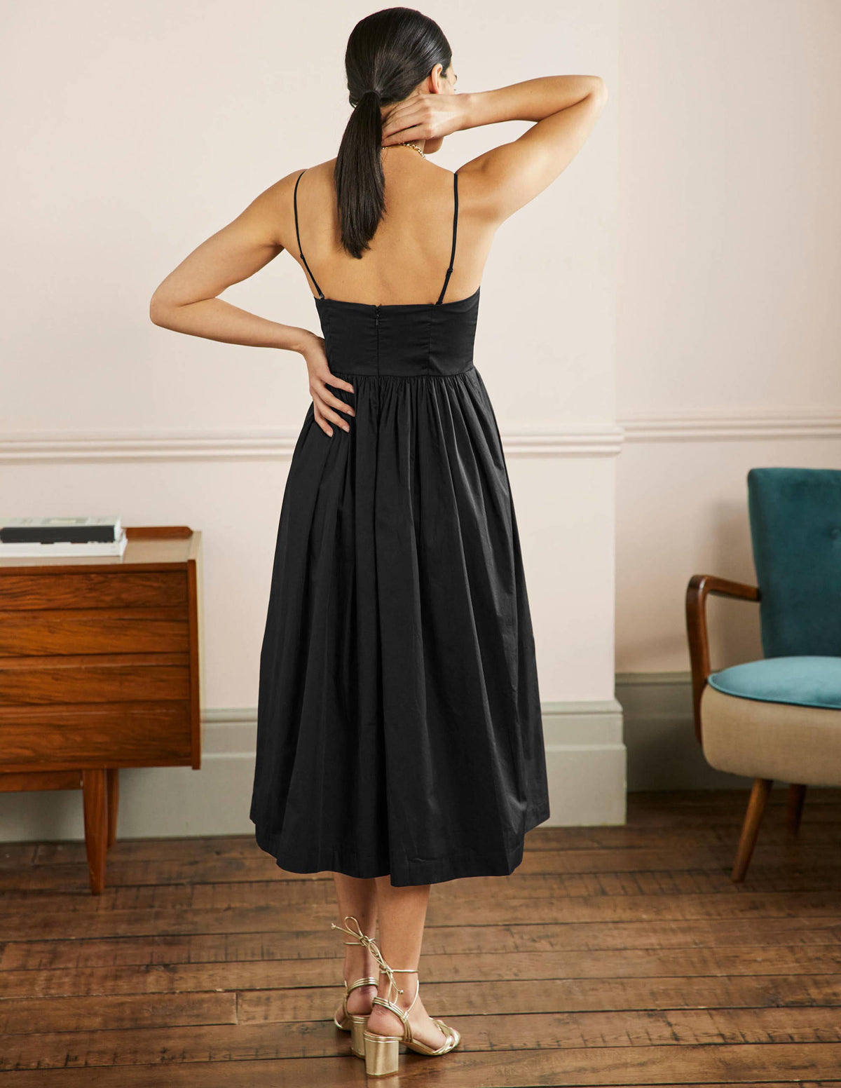 Emily Trägerloses Midikleid-Schwarz - Image 3