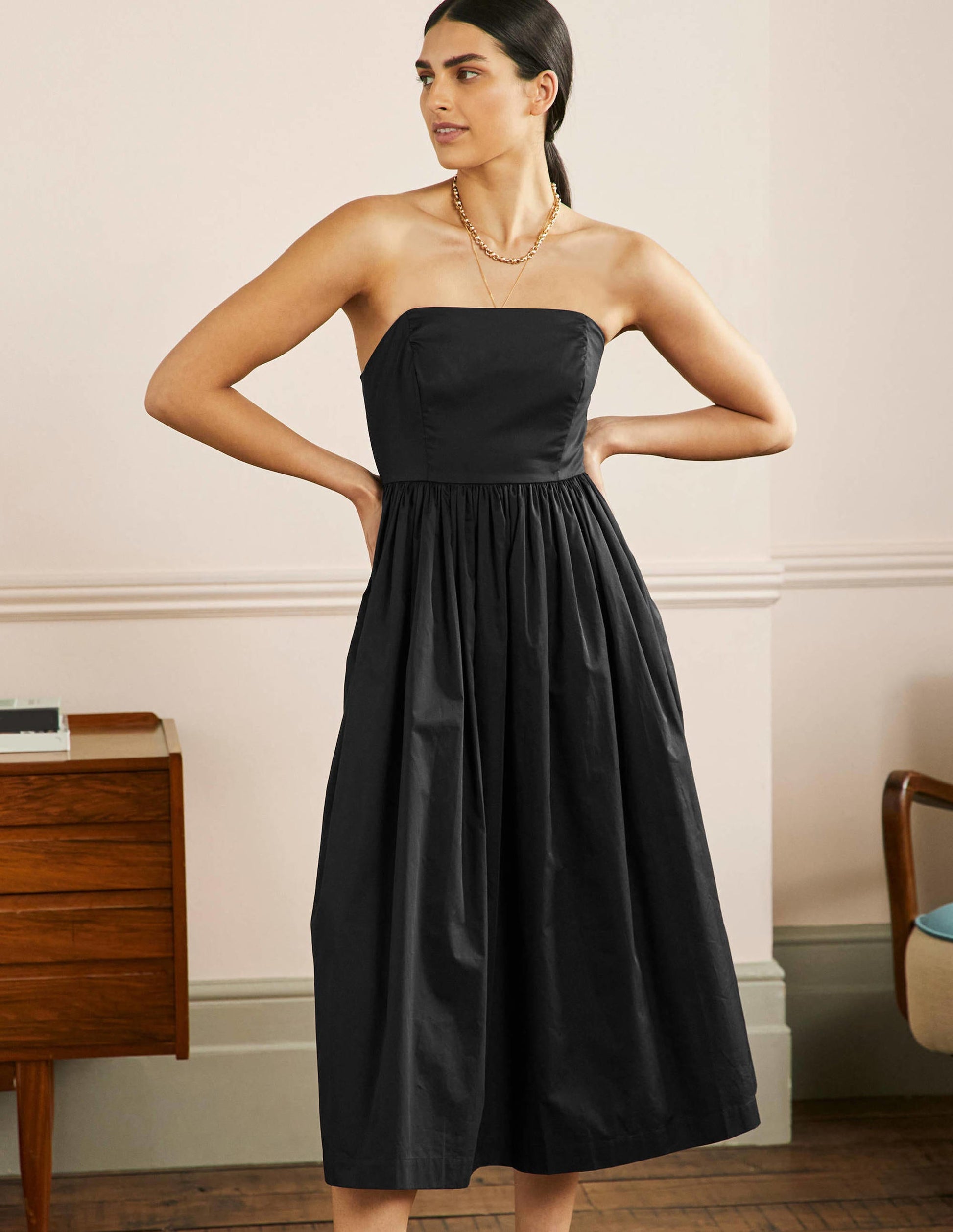 Emily Trägerloses Midikleid-Schwarz-4