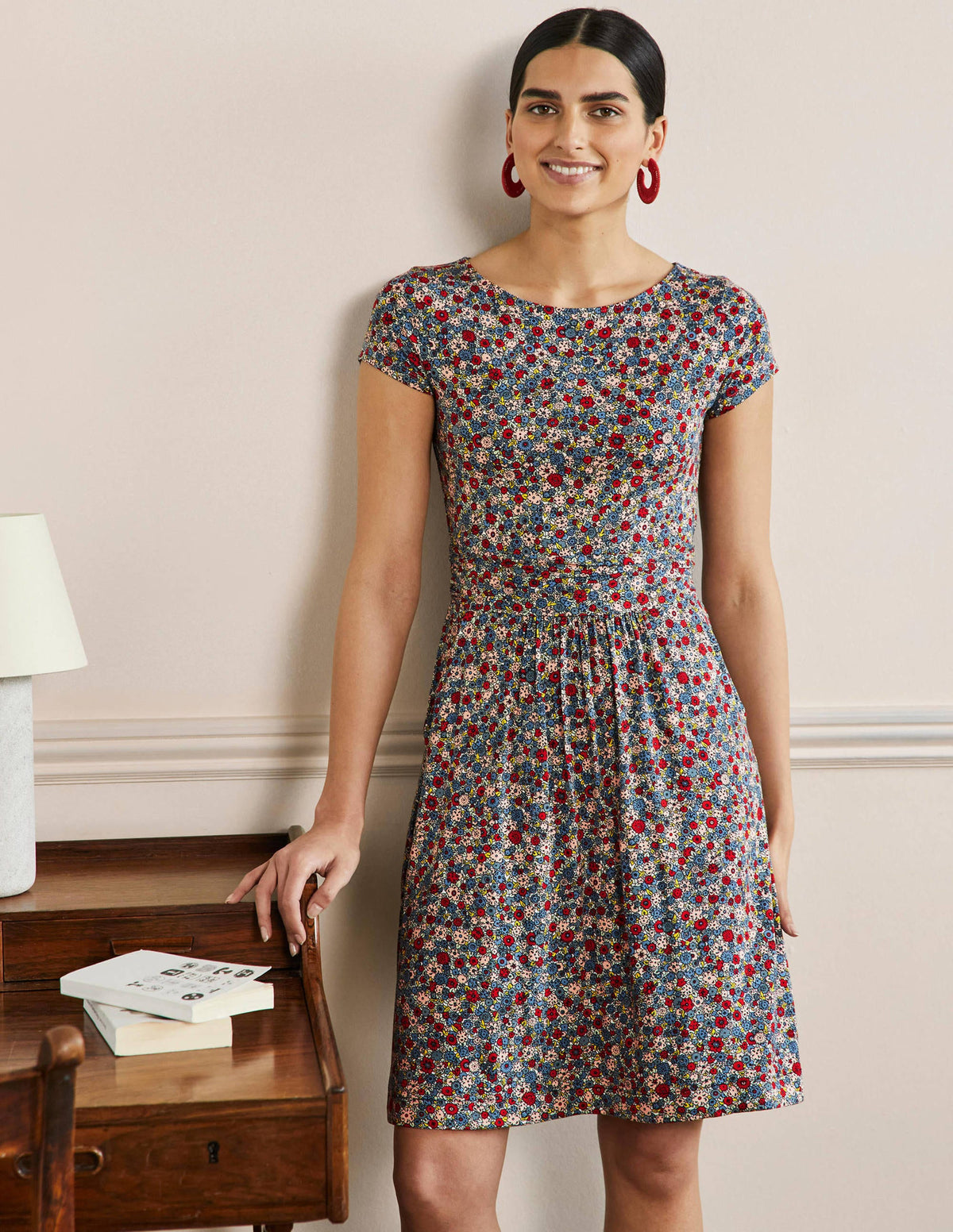 Amelie Jerseykleid-Rivierablau, Gruppierte Blumen - Image 1
