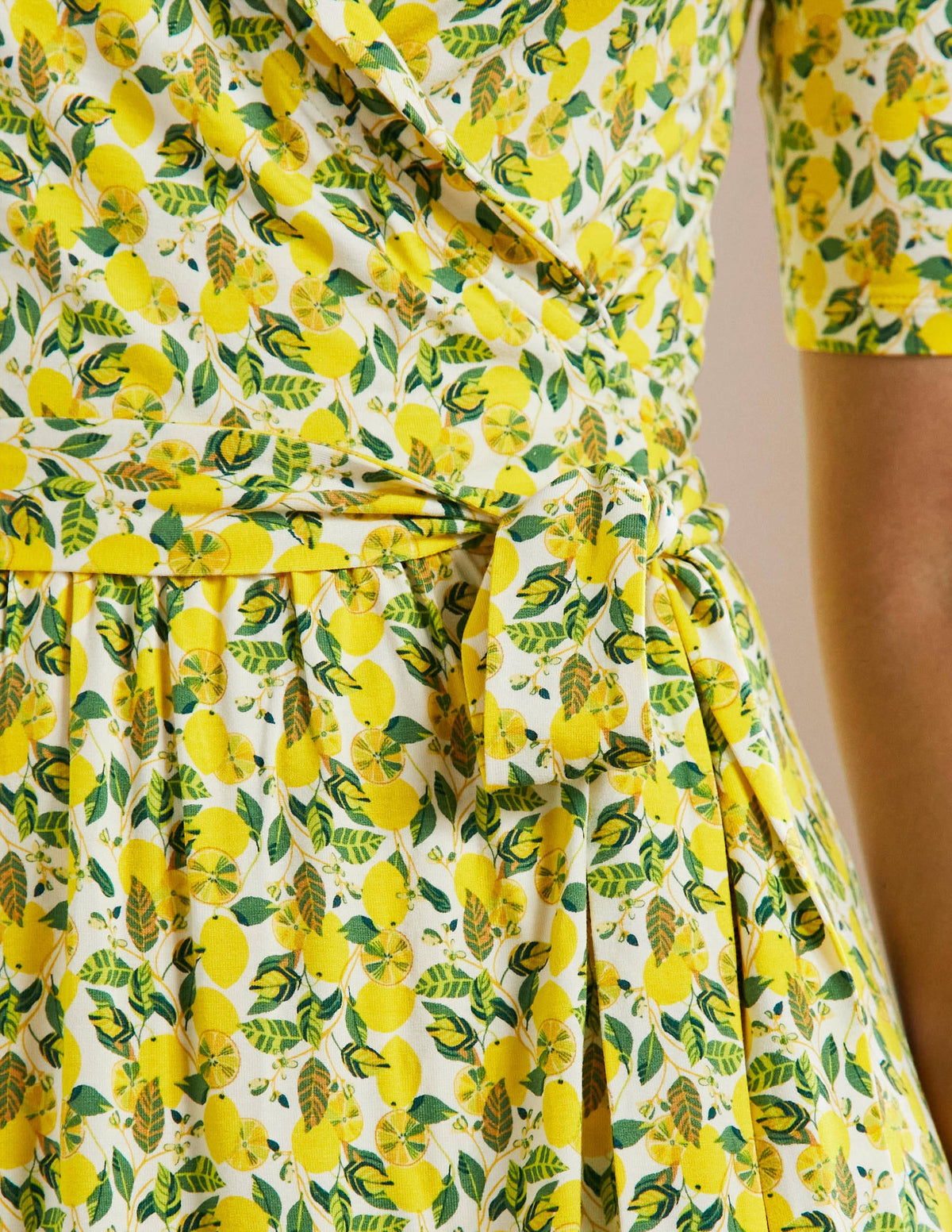 Lavinia Wickelkleid aus Jersey-Naturweiß, Zitronenranke-2