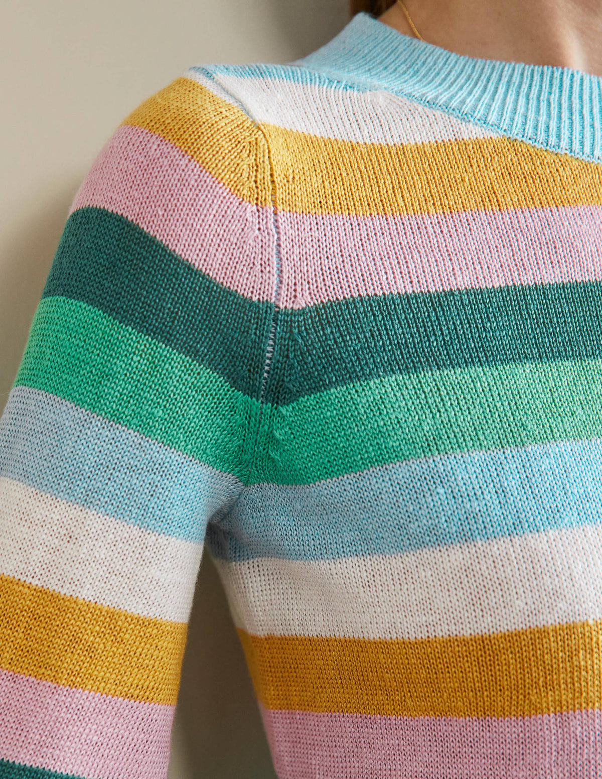 Oversize-Pullover aus Leinen-Waldgrün/Grün, Regenbogenstreifen - Image 2