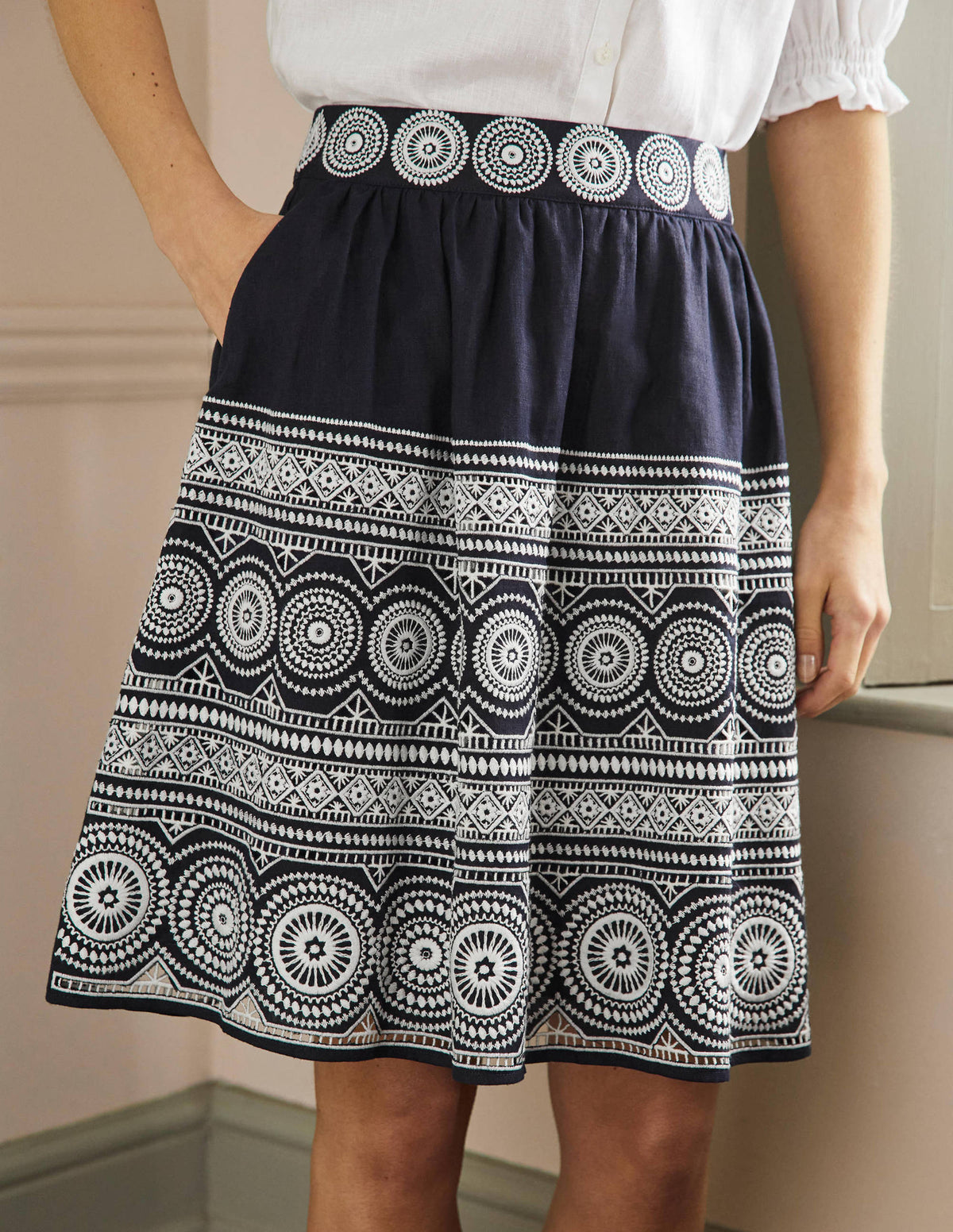 Tamsin Leinenrock mit Stickerei-Navy, Stickerei-4