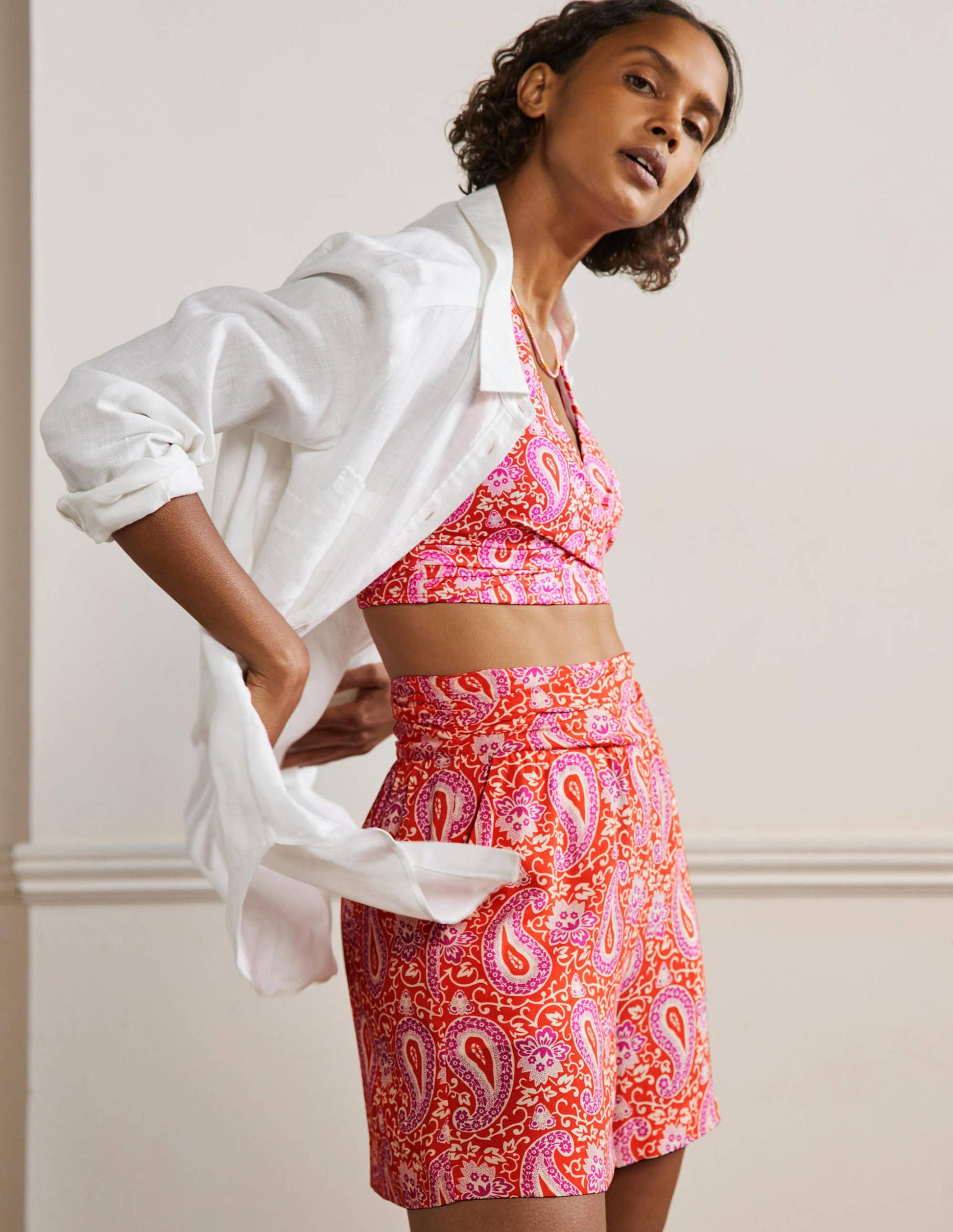 Shorts mit gerafftem Taillenbund-Papayaorange, Bezauberndes Paisleymuster-1