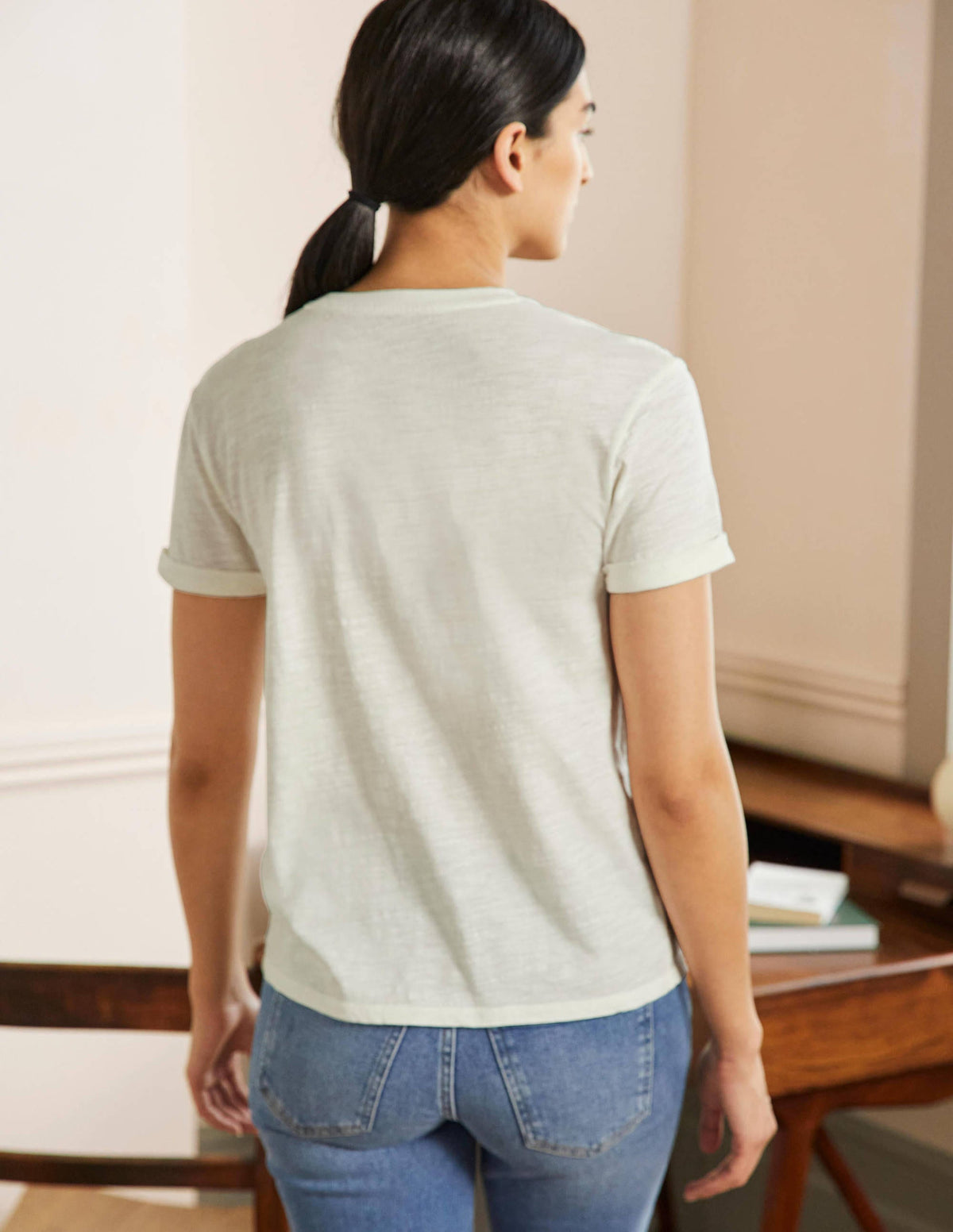 T-shirt avec revers aux manches-Ivoire, vendredi - Image 3