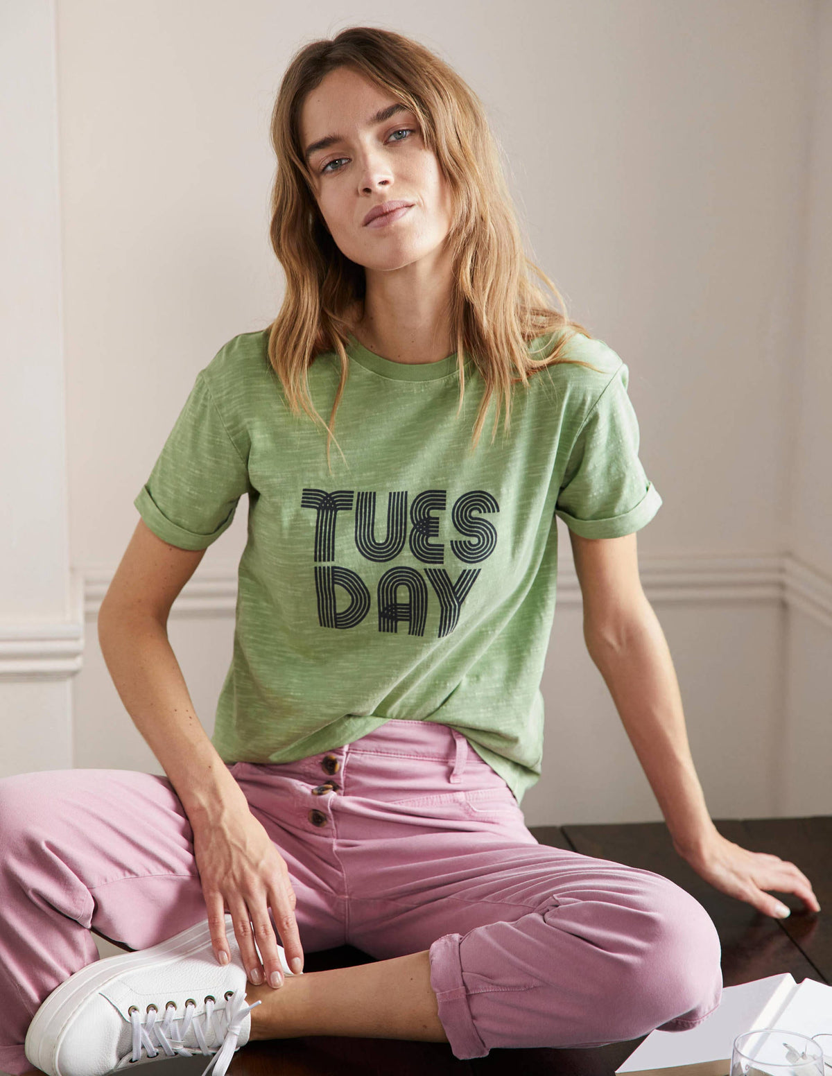 T-shirt avec revers aux manches-Basilic, mardi - Image 1