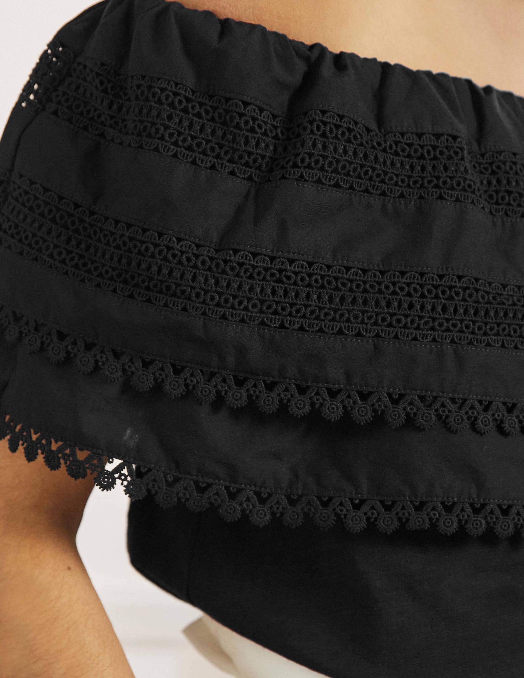 Top tissé à encolure Bardot-Noir - Image 2
