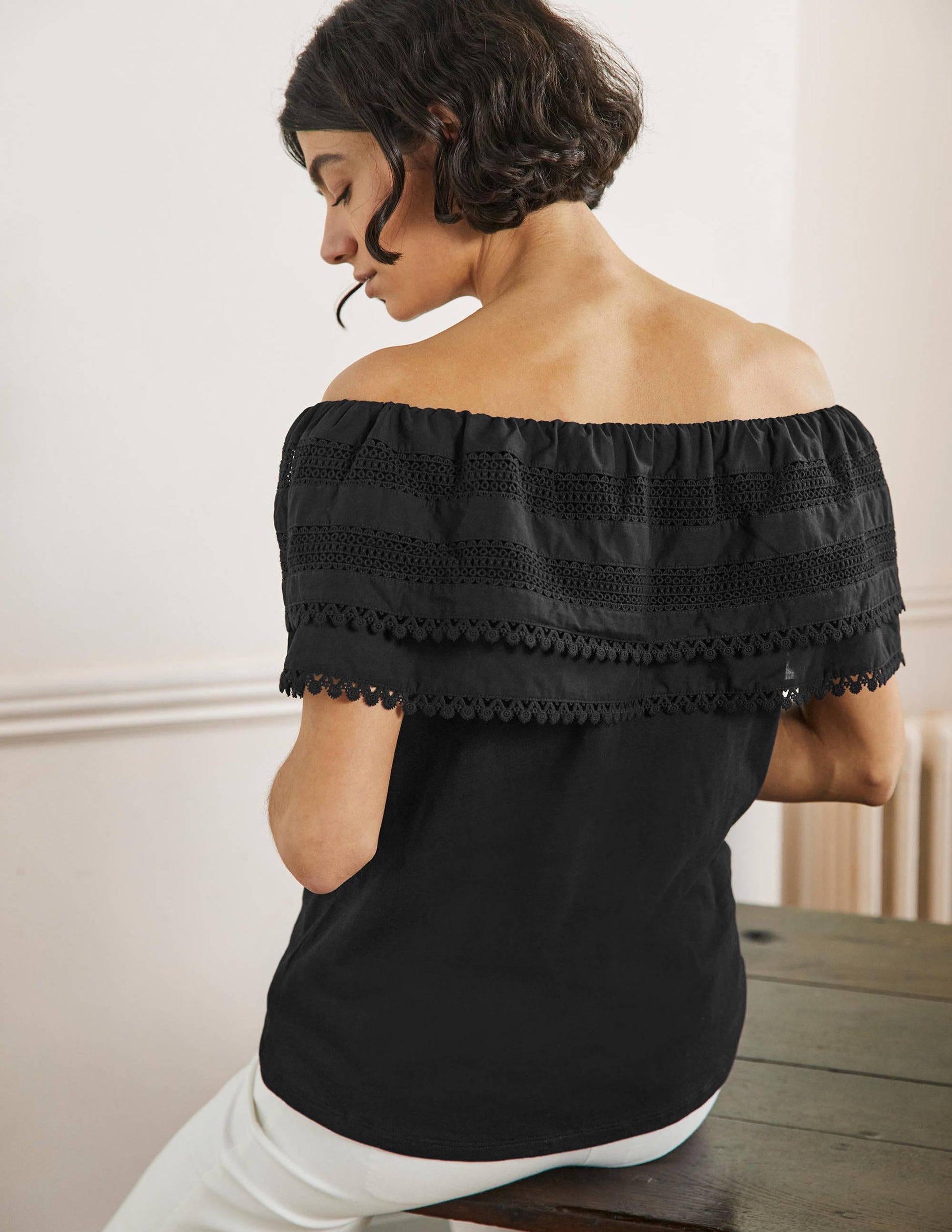 Top tissé à encolure Bardot-Noir-3