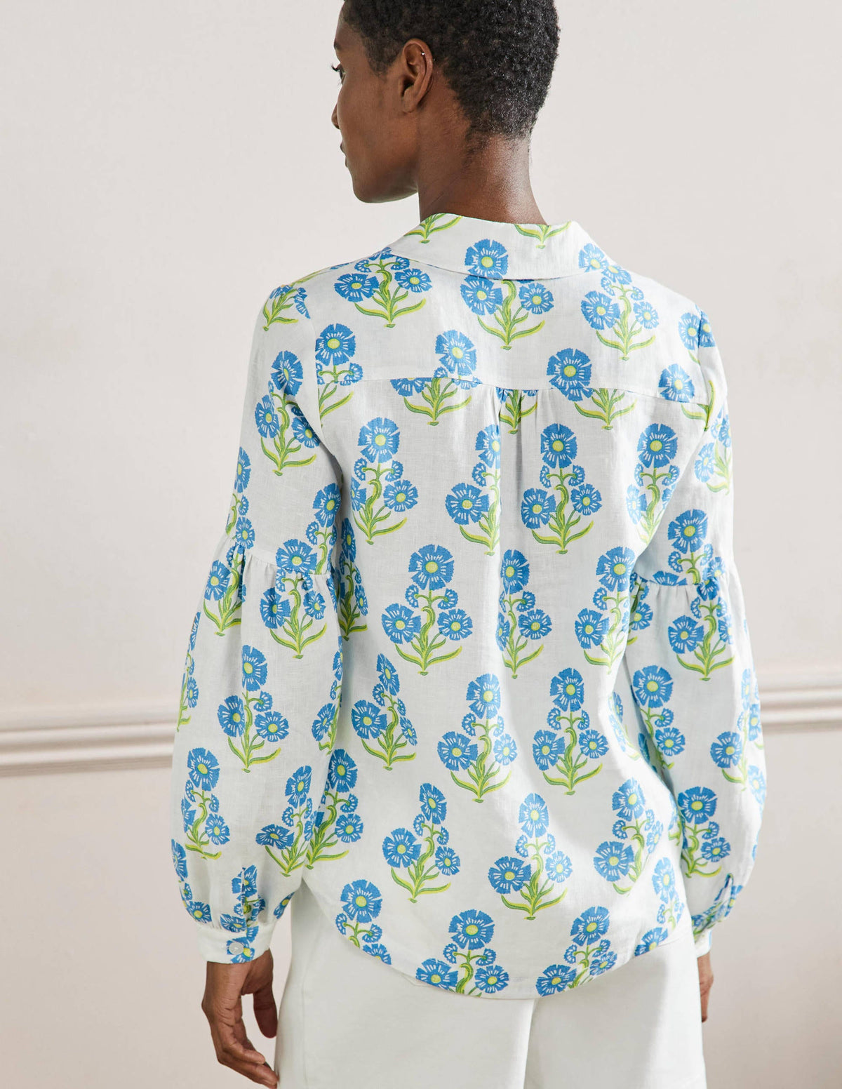 Anna Leinenhemd mit Blousonärmeln-Bahamasblau, Blumen - Image 3