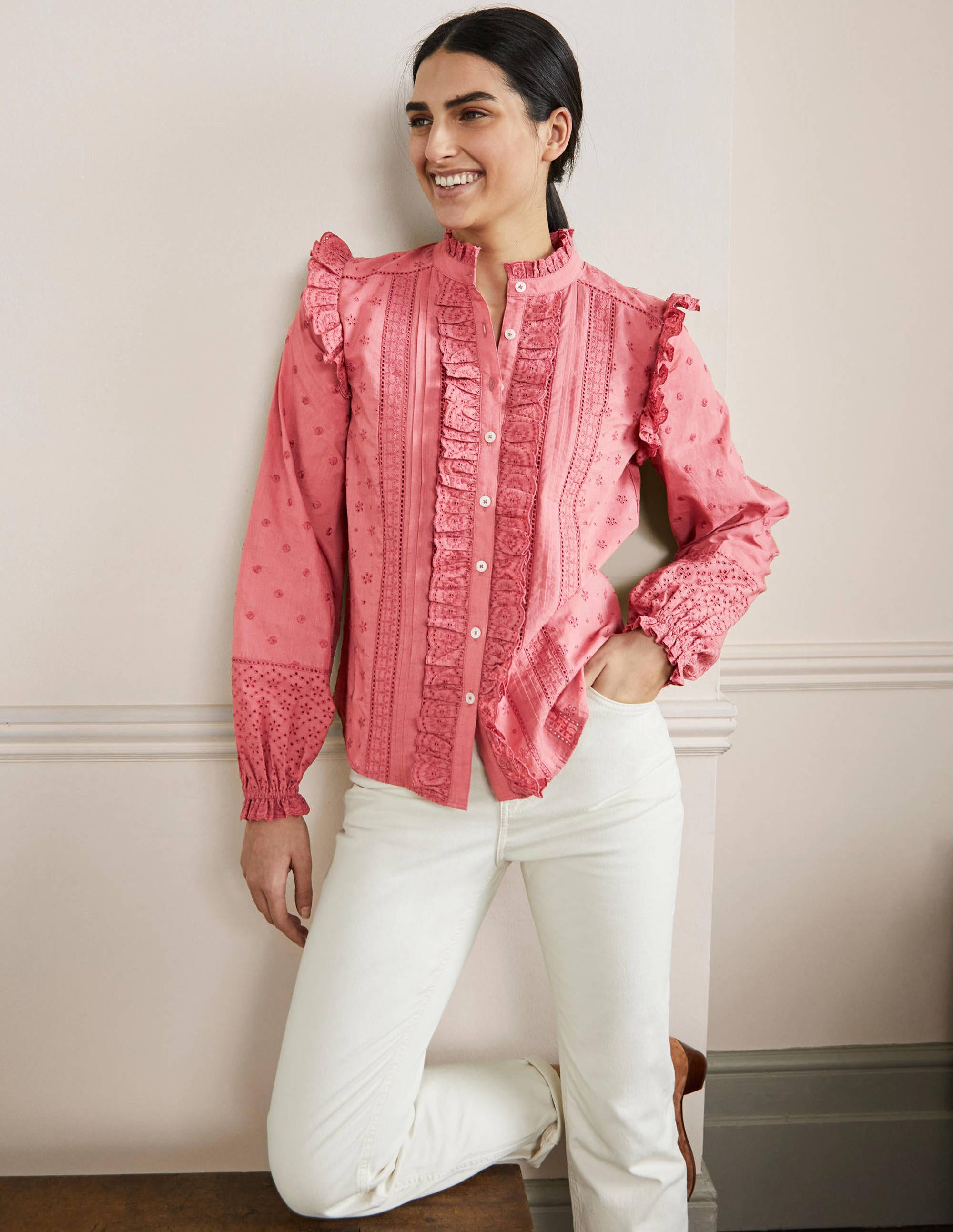 Iris Bluse mit Lochstickerei-Staubrot - Image 4