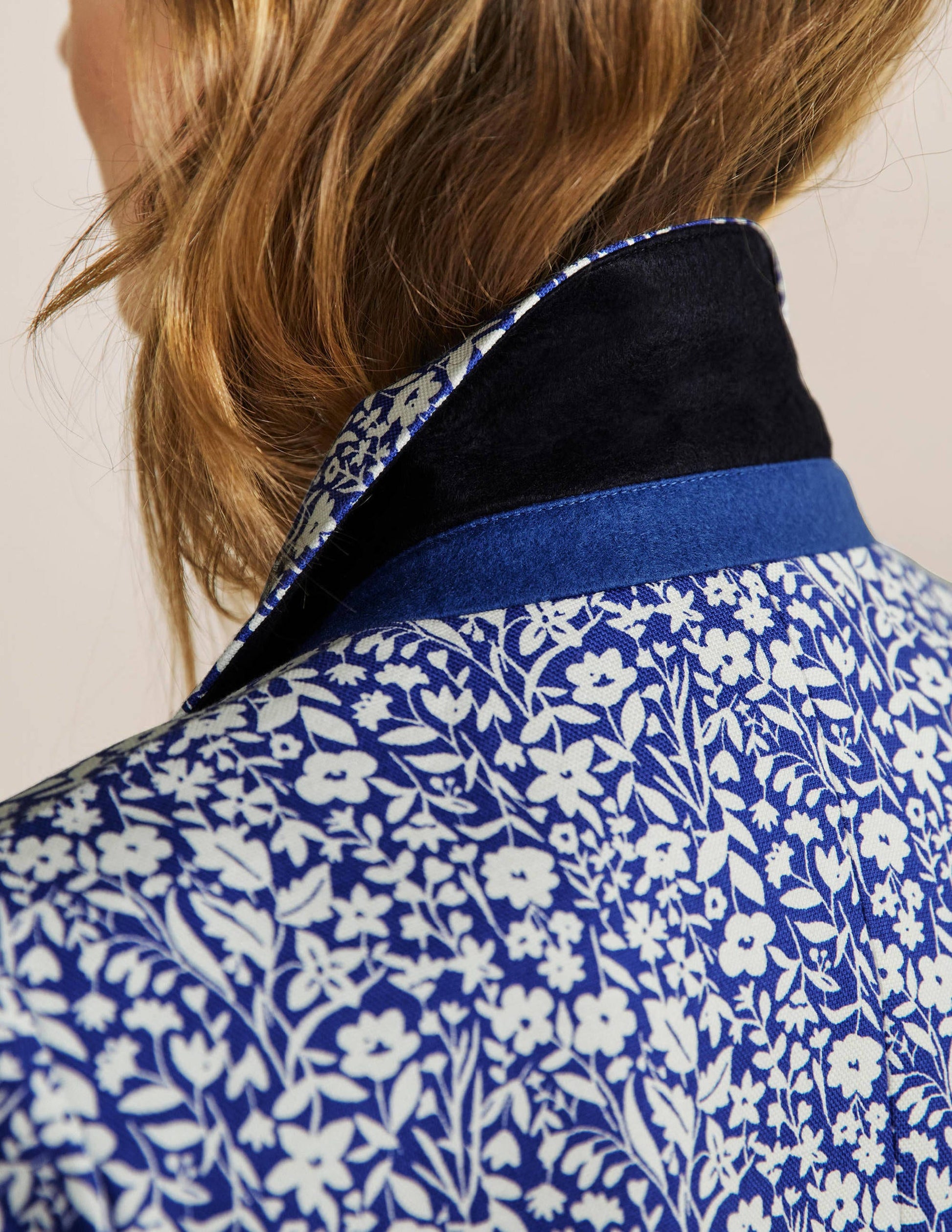 Carrie Strukturierter Baumwollblazer-Meeresblau/Naturweiß, Wildblumen-5