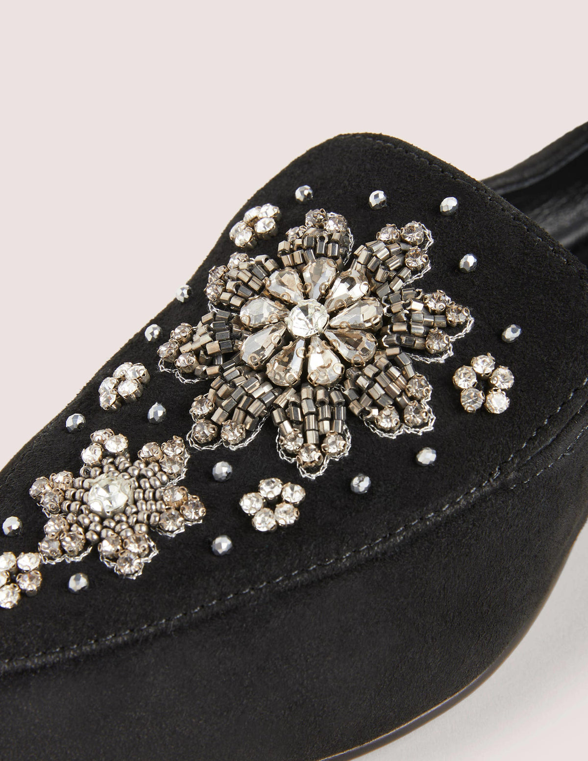 Mocassins ornementés en daim-Noir - Image 3