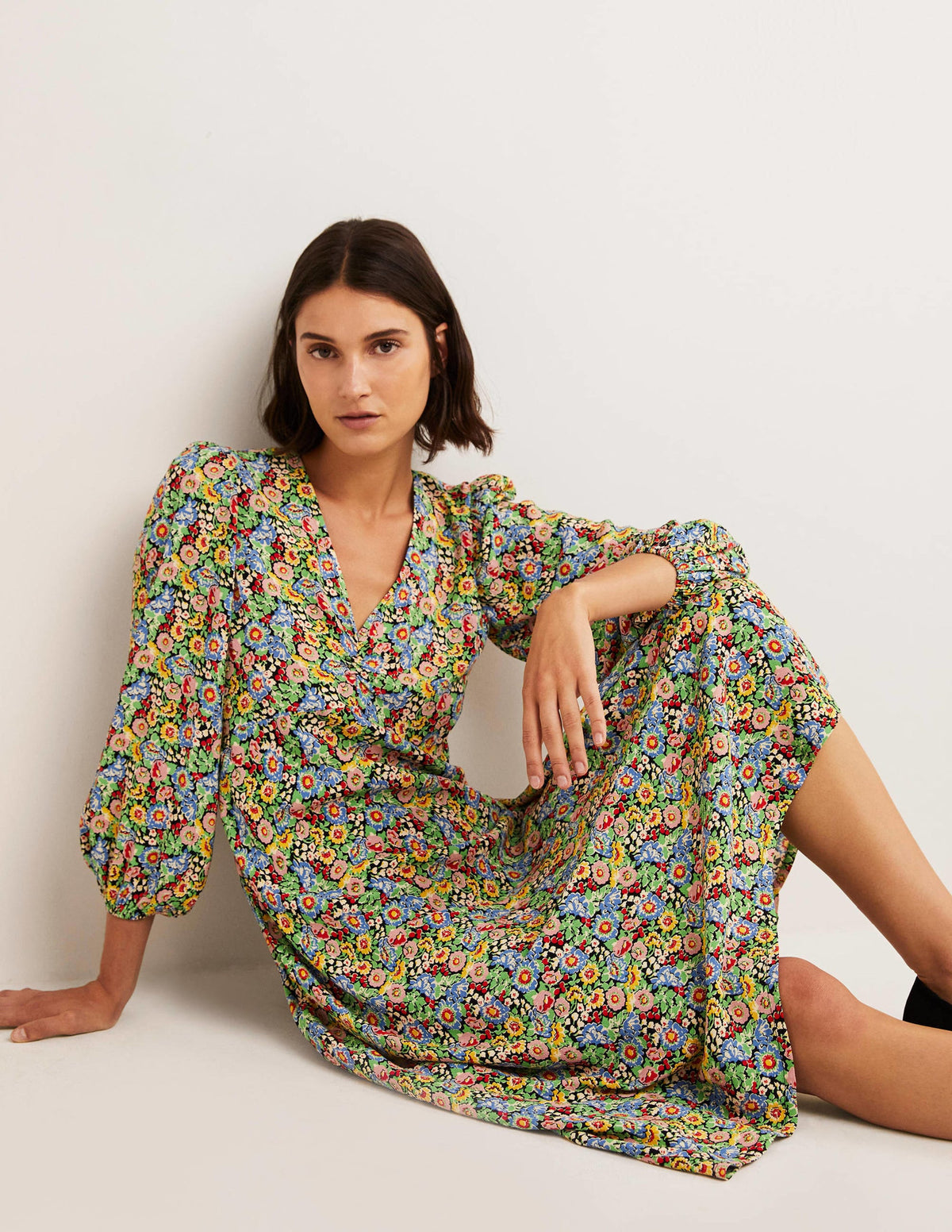 Midikleid in Empire-Form-Bunt, Blumenillusion-1