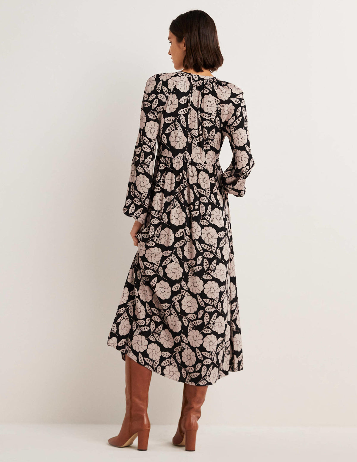 Gemustertes Maxikleid mit gekerbtem Ausschnitt-Schwarz, Botanisches Muster - Image 3