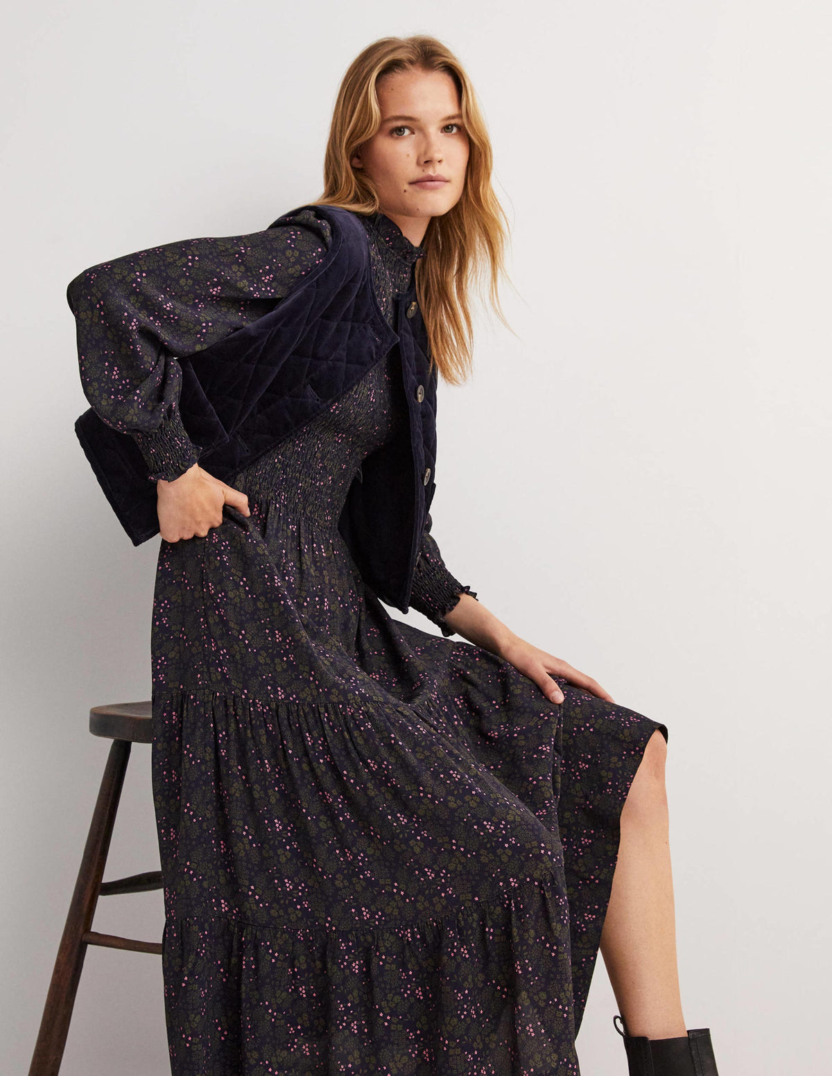 Gestuftes Midikleid mit Smokdetails-Navy, Präriegarten - Image 5