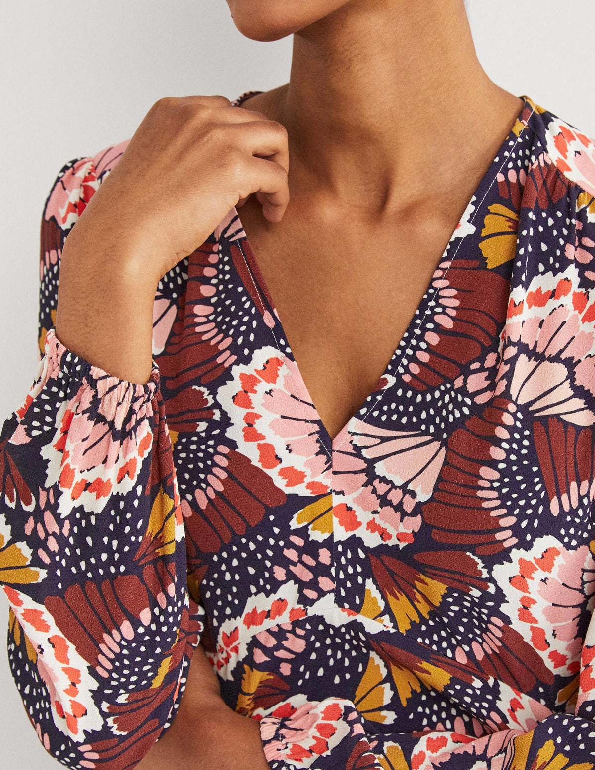 Kleid mit V-Ausschnitt-Bunt, Blütenmuster - Image 2