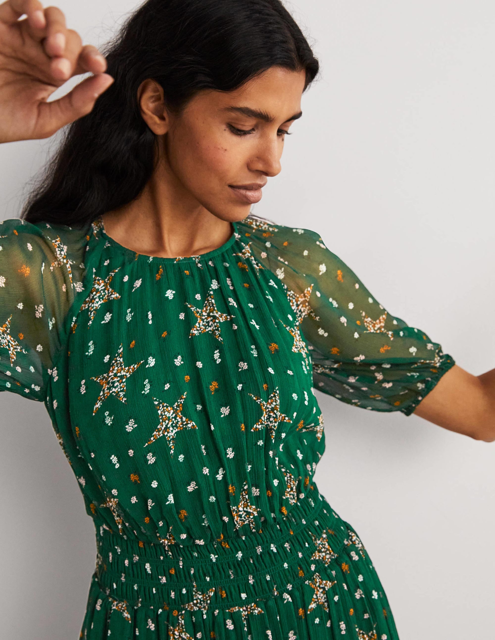 Midikleid mit breiter gesmokter Taille-Jägergrün, Sterne mit Blumenmuster - Image 2