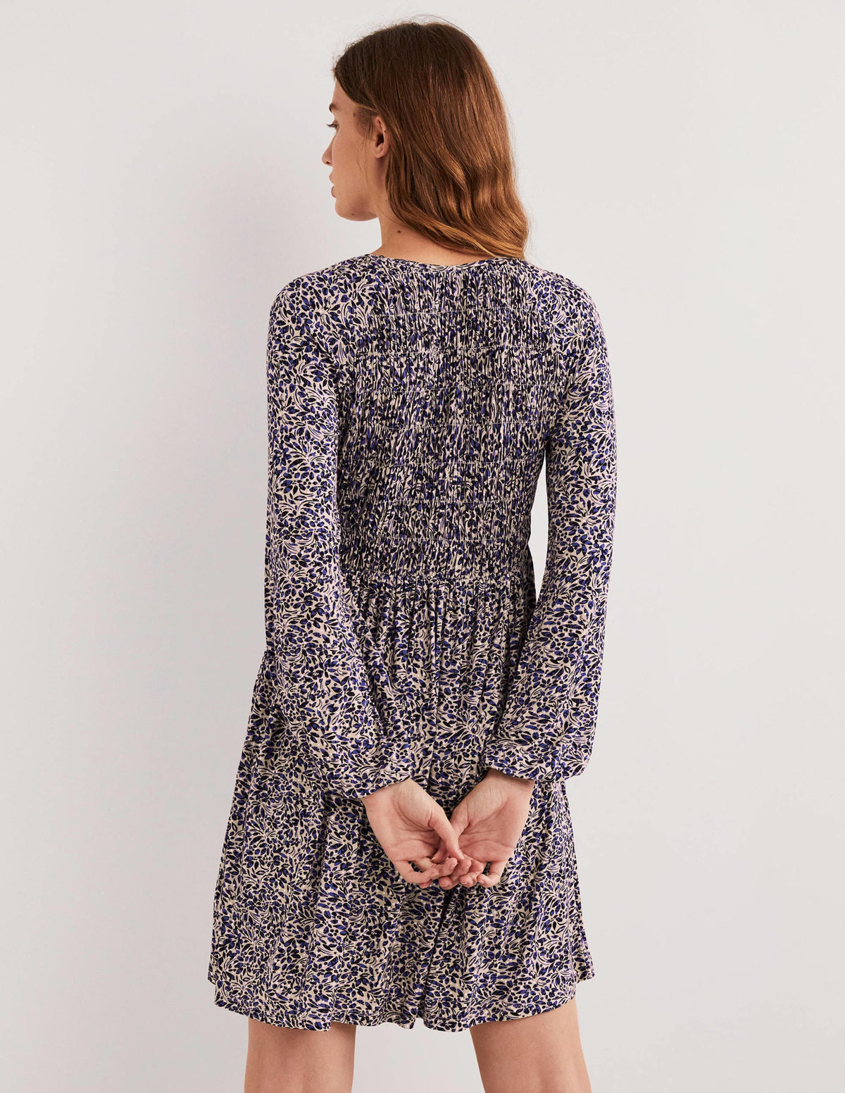 Robe en jersey avec corsage à smocks-Bleu persan, motif Leaf Cluster-3