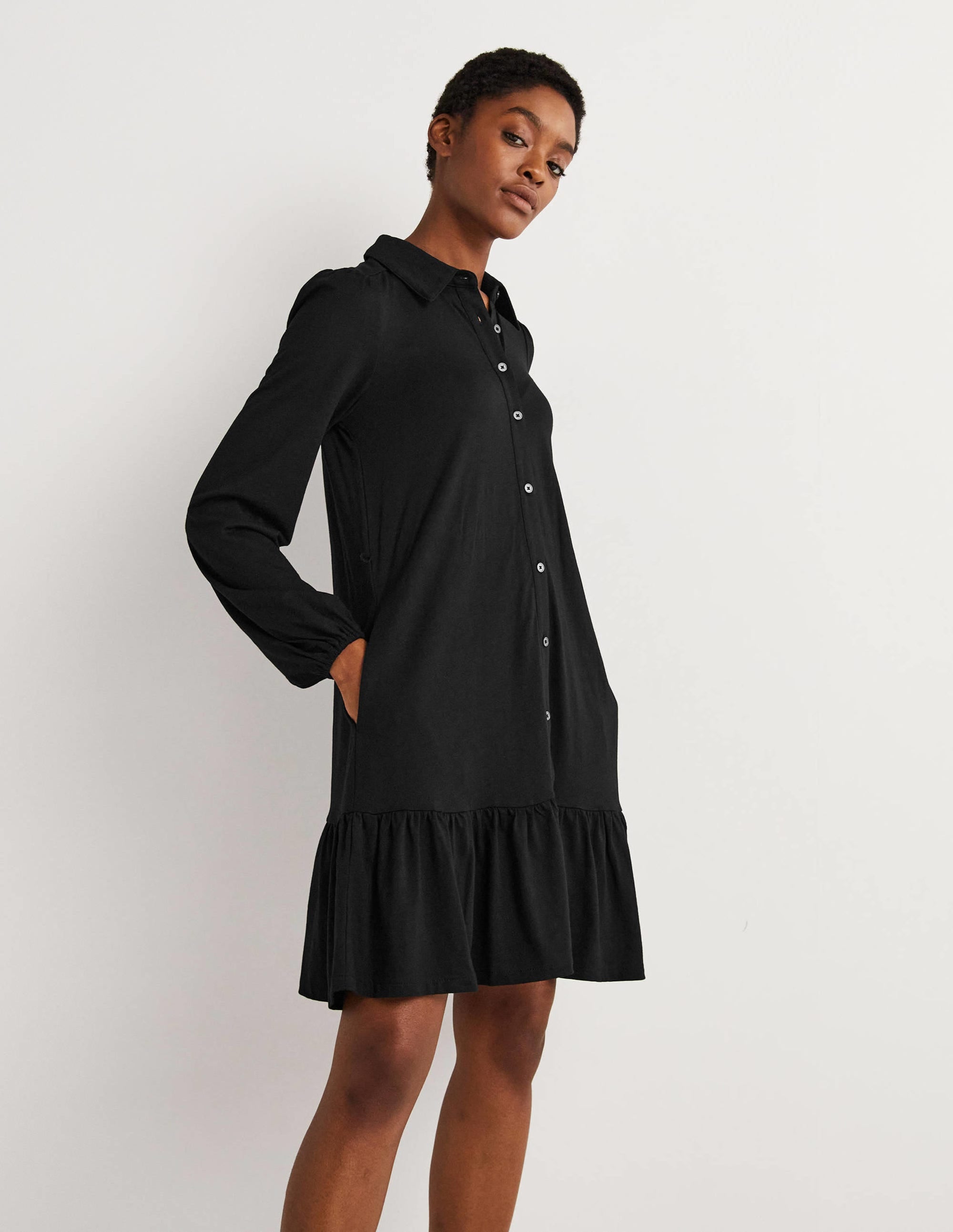 Lockeres Mini-Hemdblusenkleid mit Stufen-Schwarz - Image 4