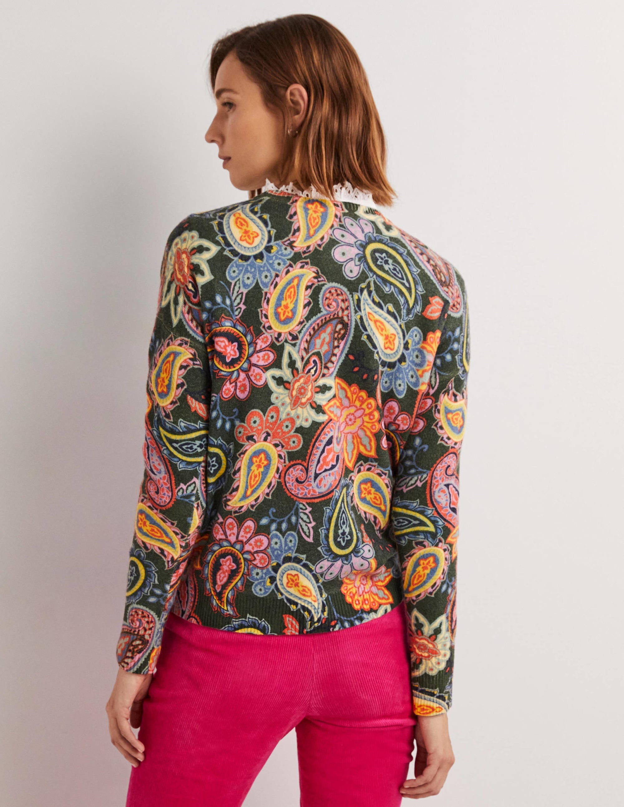 Margot Kaschmirpullover-Trekking-Grün, Paisleymuster - Image 3